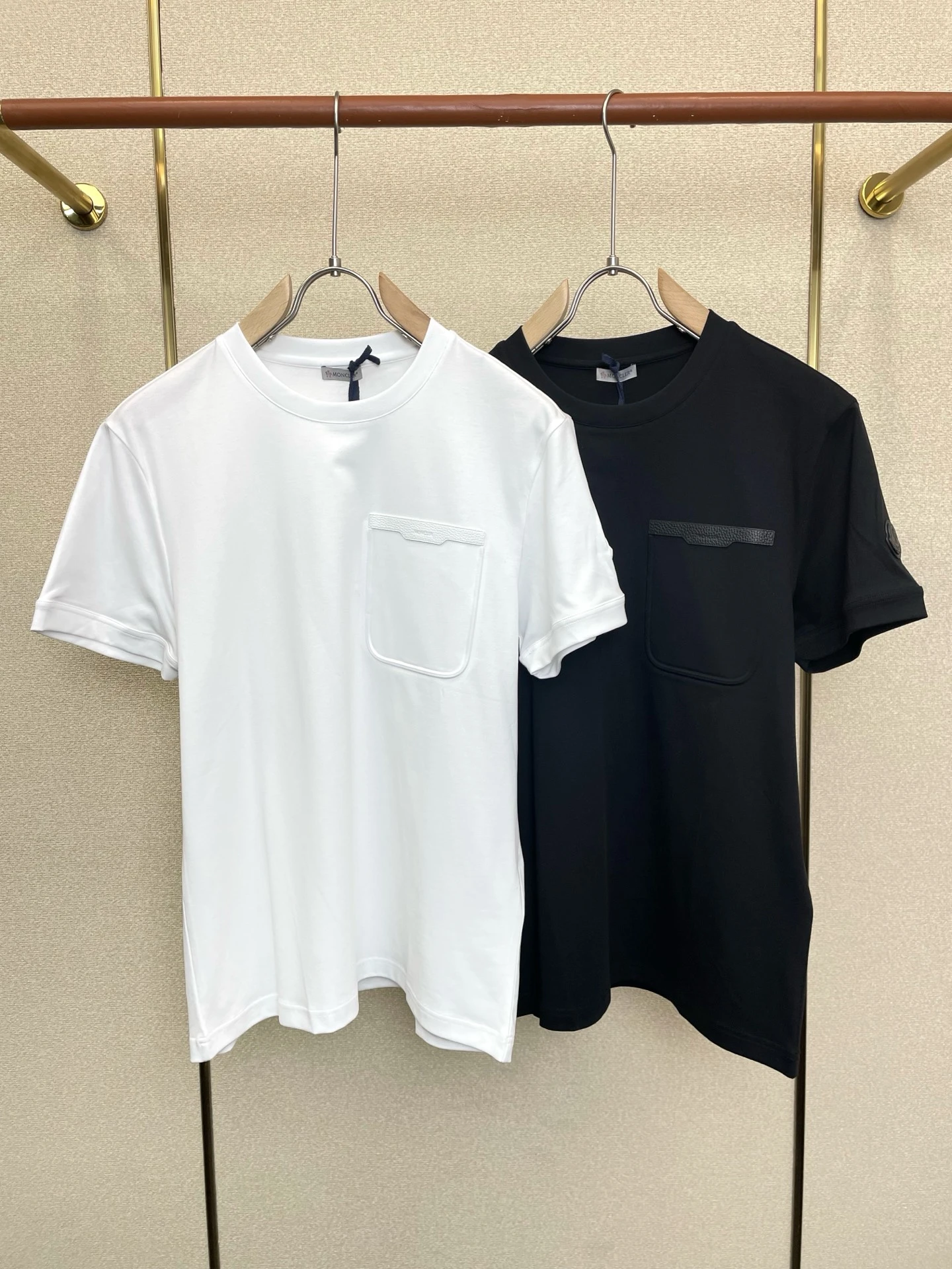 Moncler T-Shirt — 3132ce9f