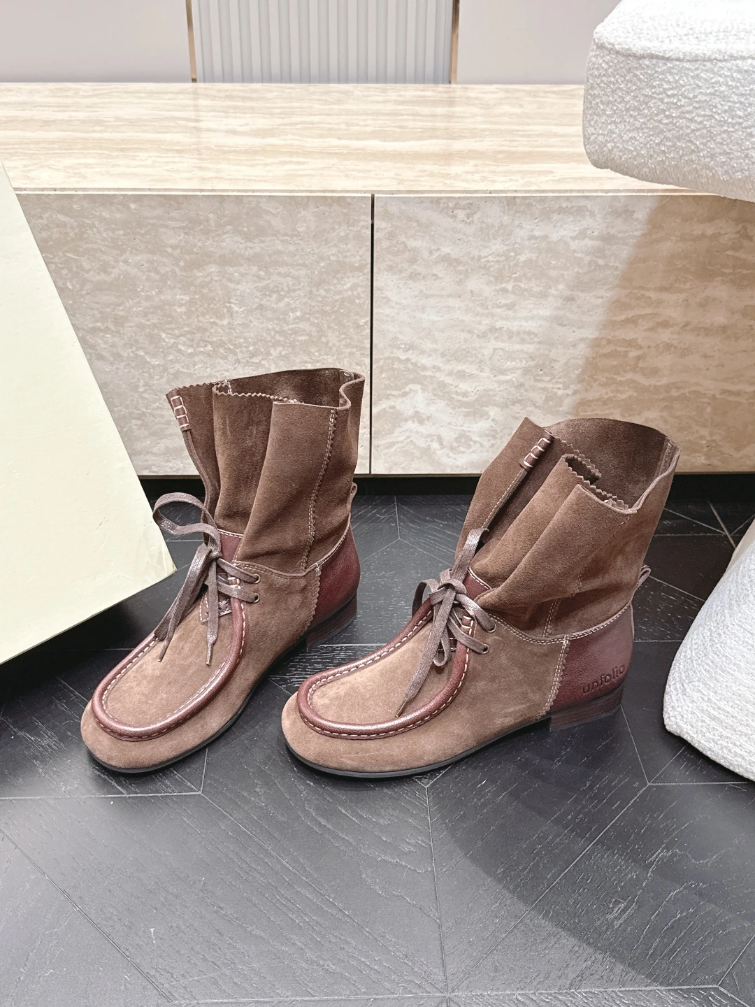 Boots — 93846fba