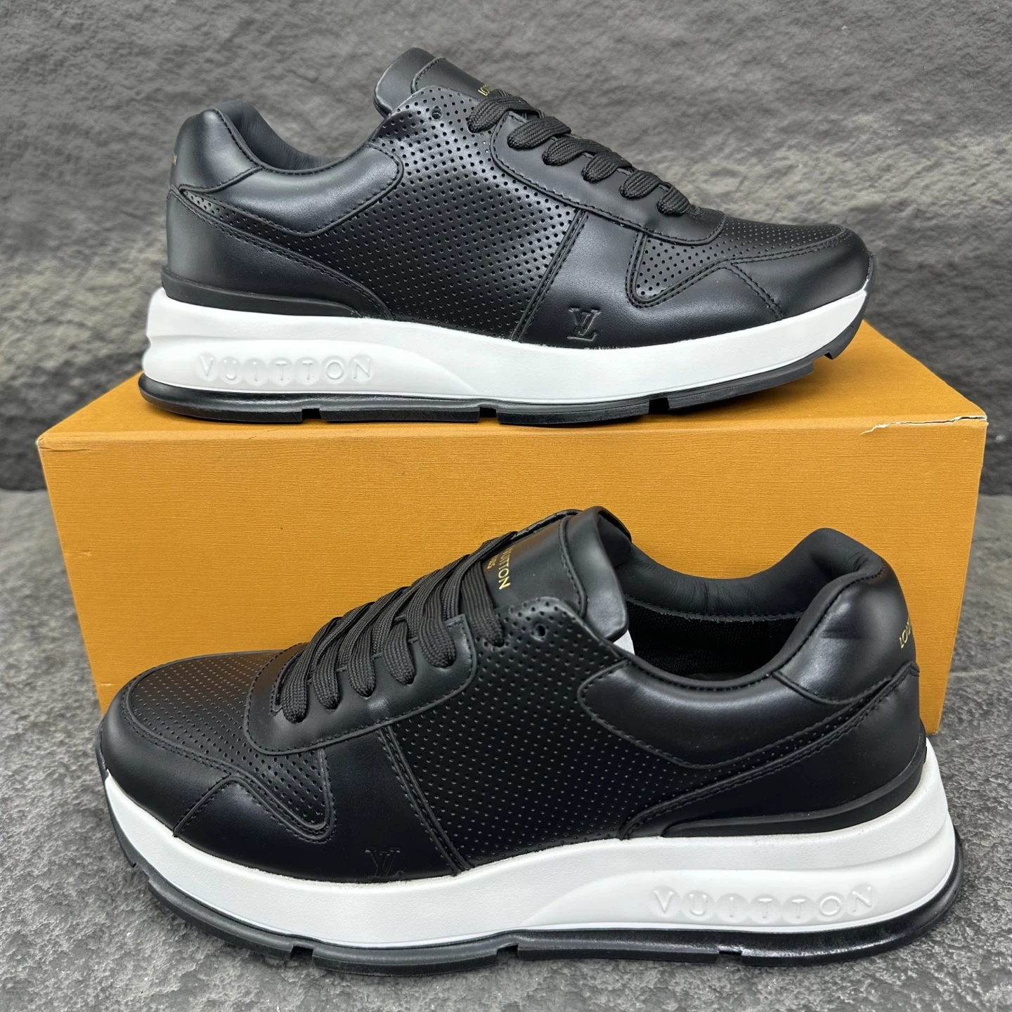 Louis Vuitton Sneakers — a835b04f