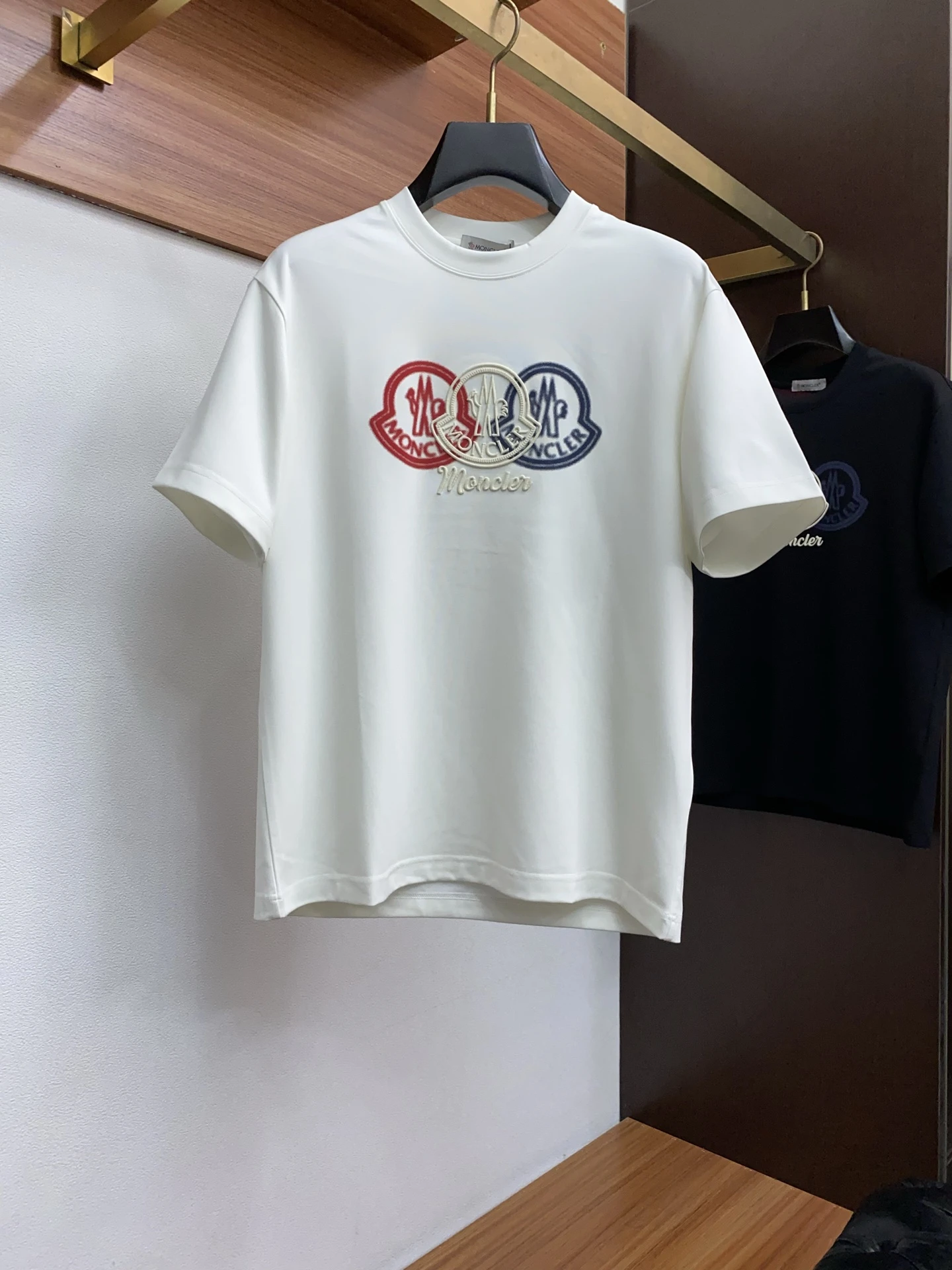 Moncler T-Shirt — 5a7ef37e