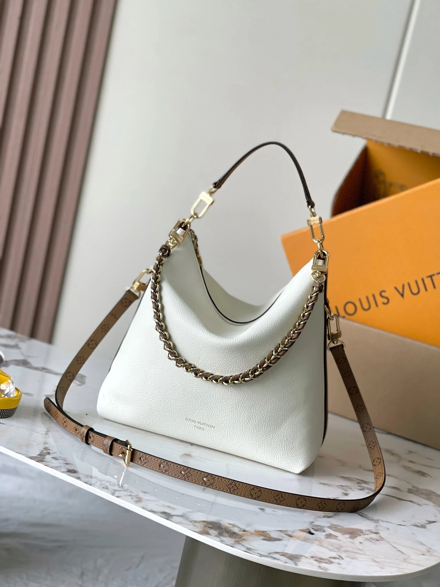 Louis Vuitton Bag — 29688285
