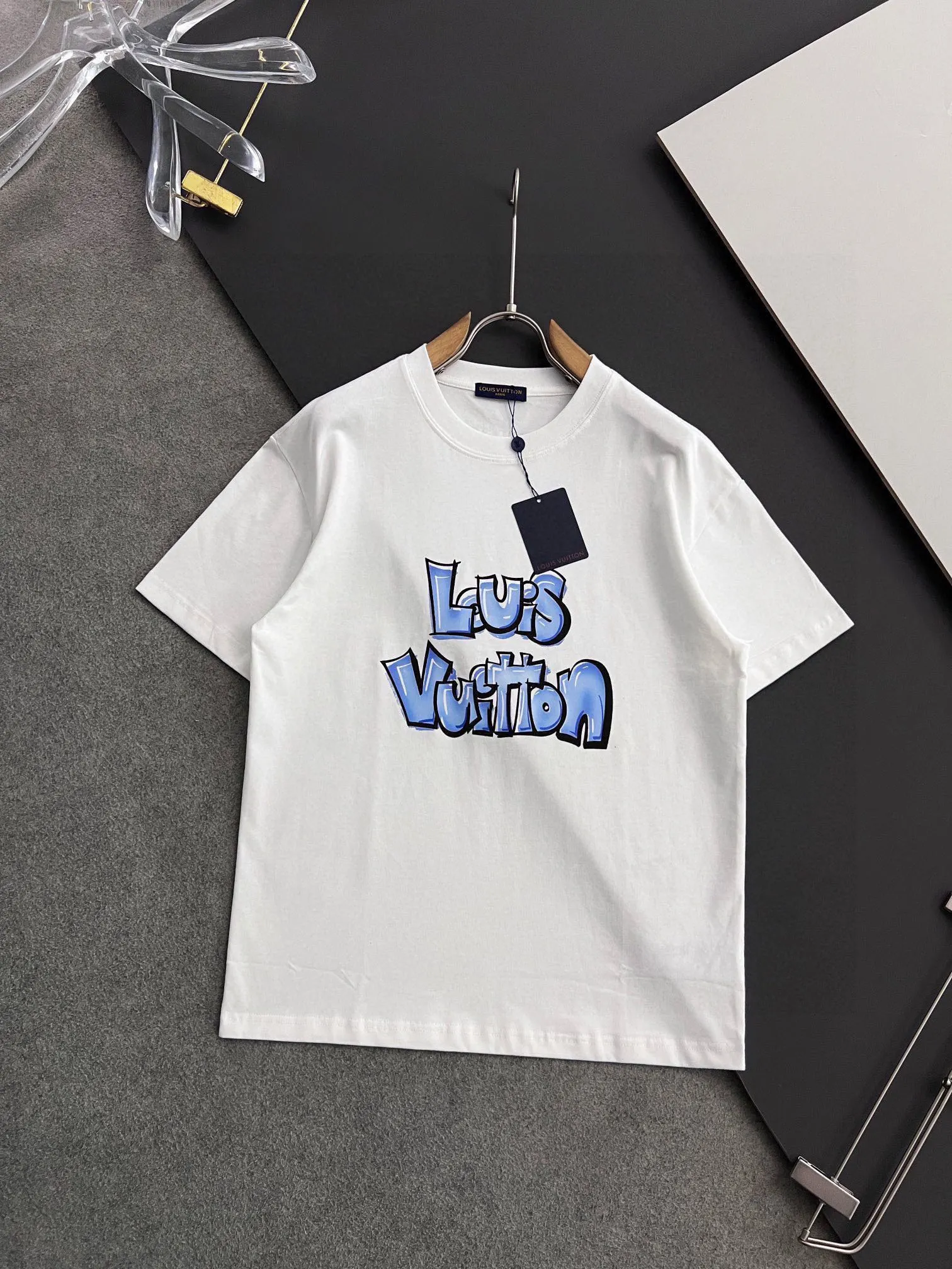 Louis Vuitton T-Shirt — 7c8a5ad7