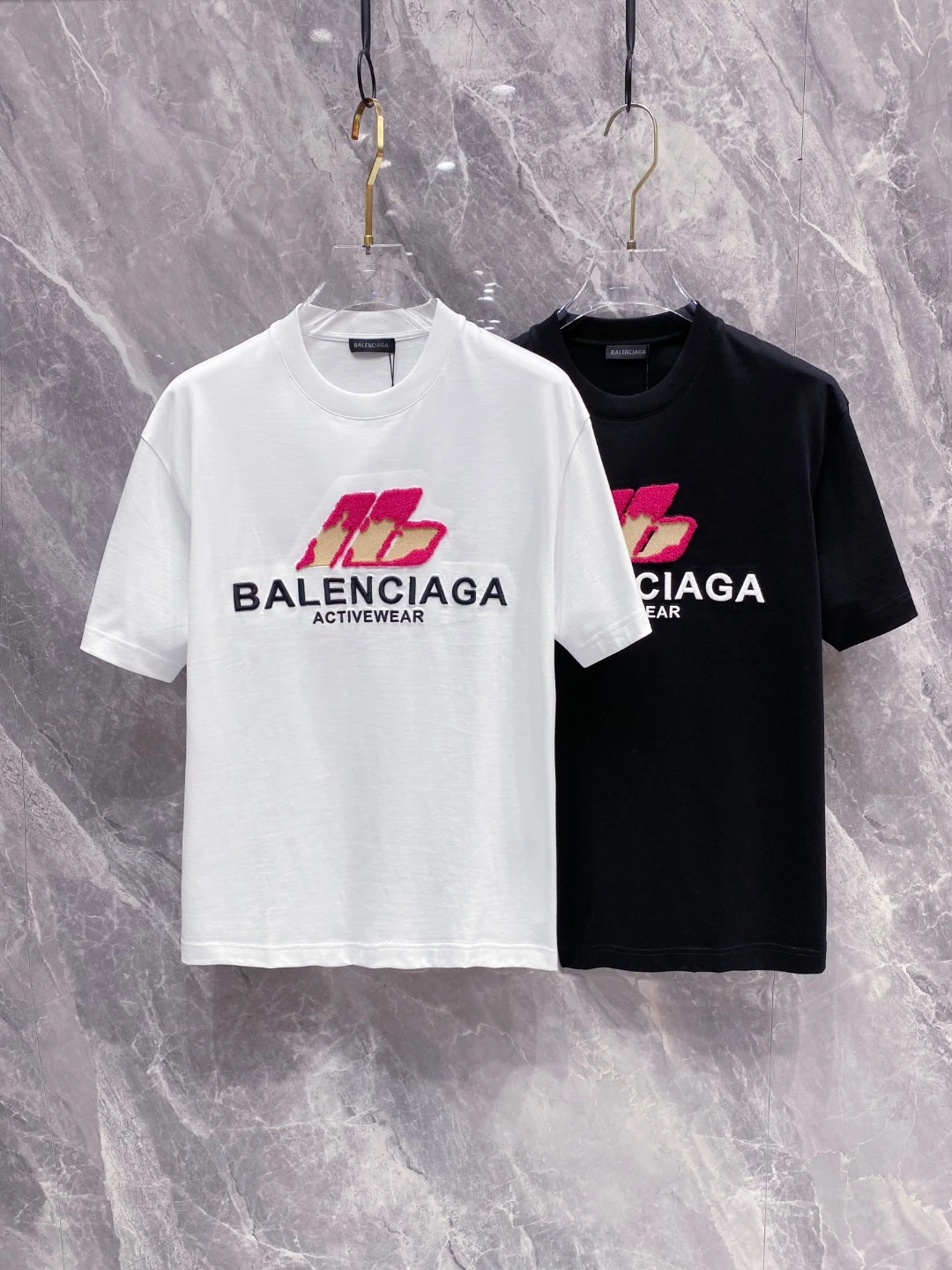 Balenciaga T-Shirt — 70000715