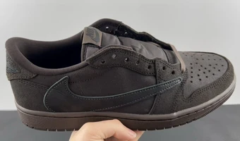 Nike Shoes — 9b4fecf5