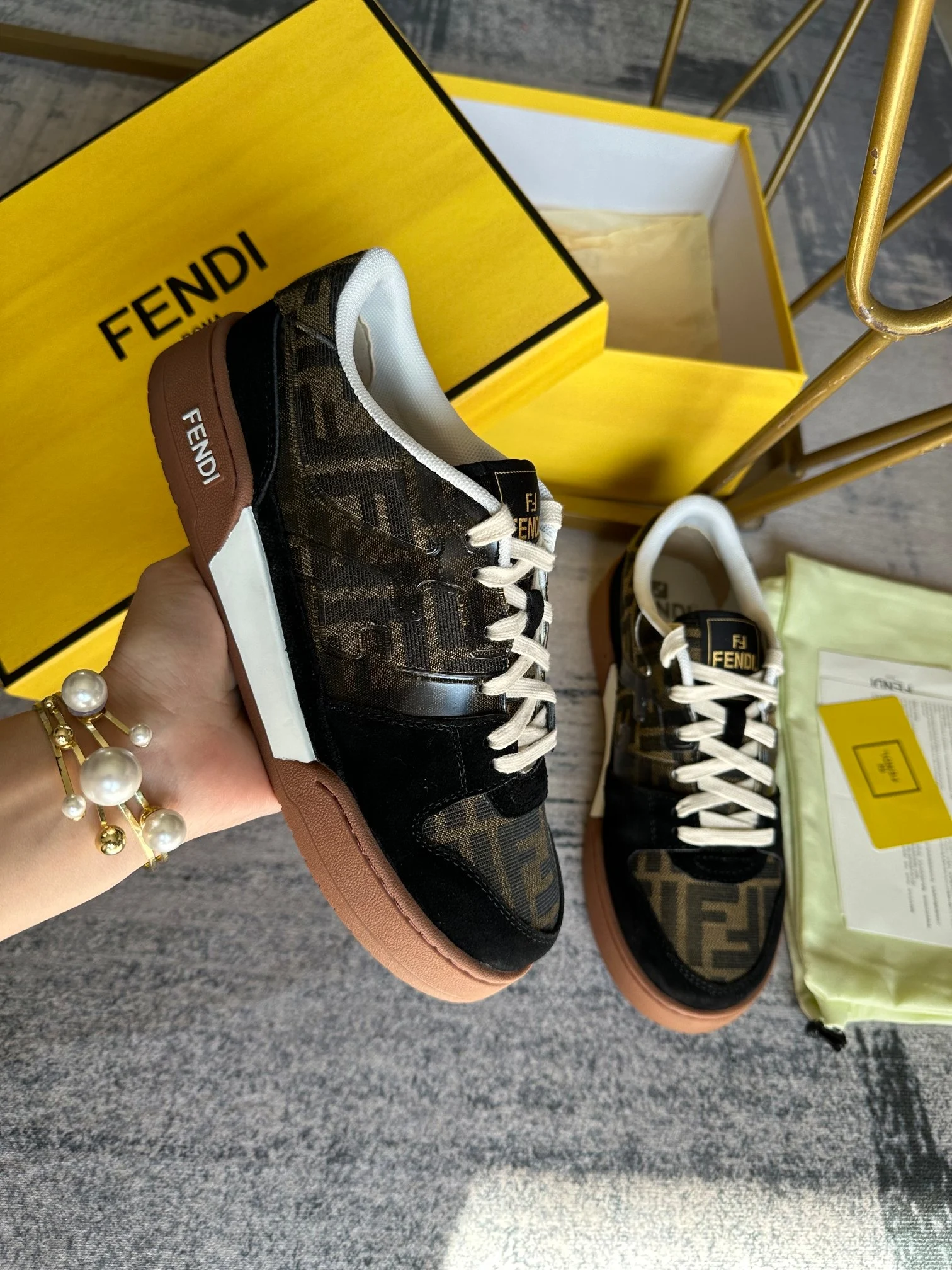 Fendi Sneakers — 0c40a975