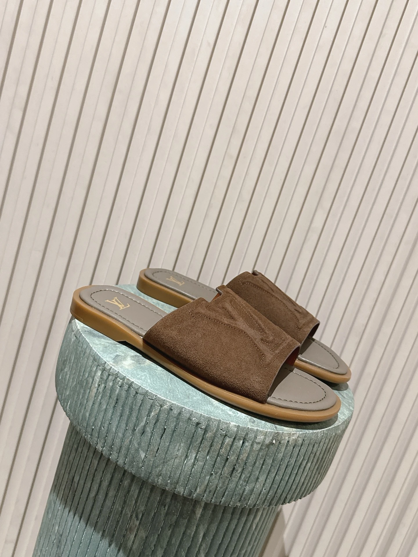 Louis Vuitton Slides — 5e3a64d3