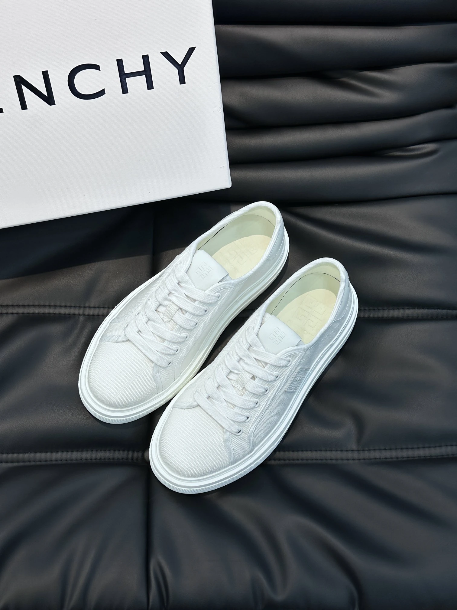 Givenchy Shoes — 094e9917