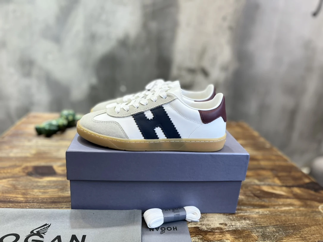 Sneakers — 09aa9bf4