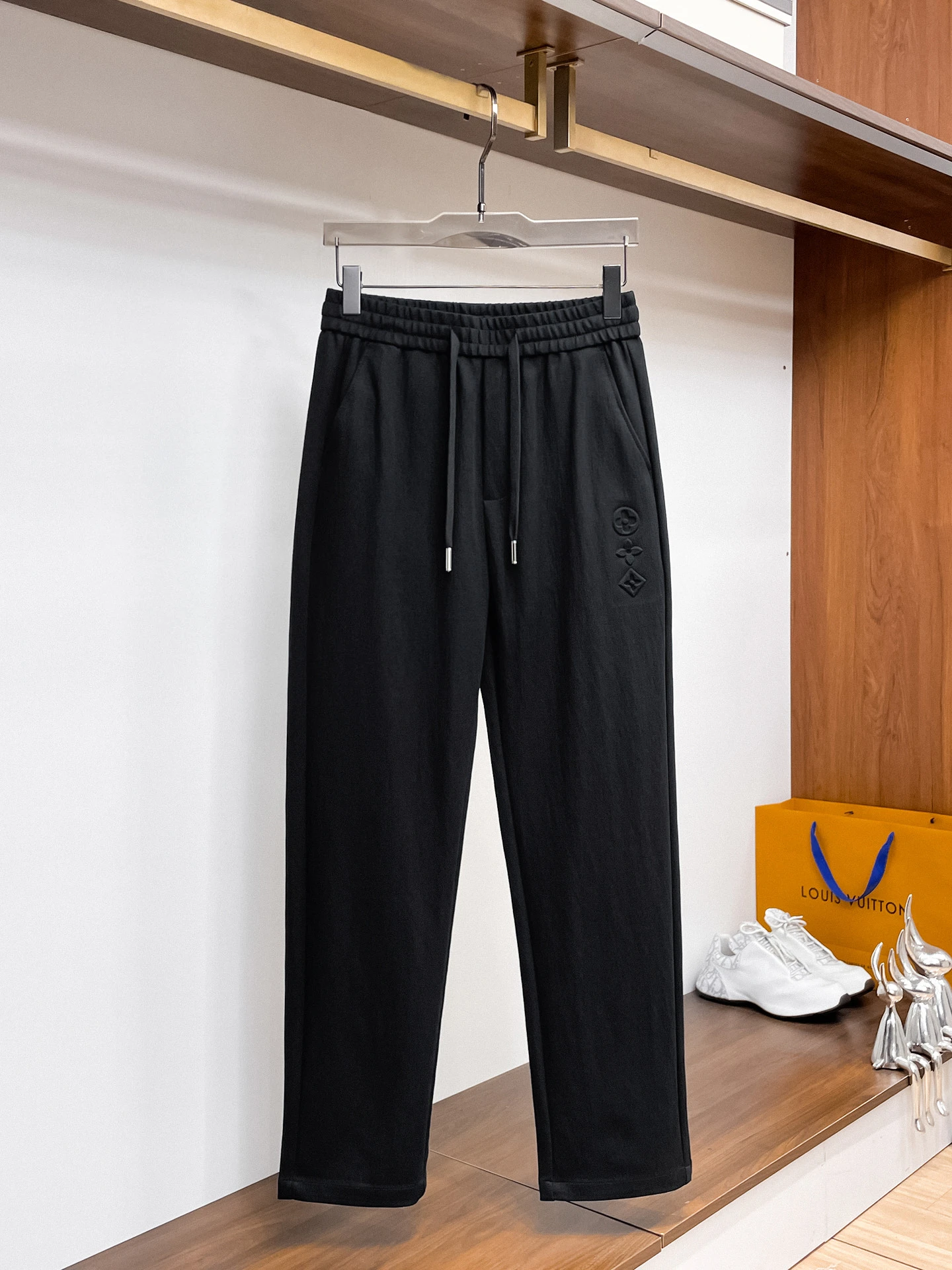 Louis Vuitton Trousers — f12ff2e2