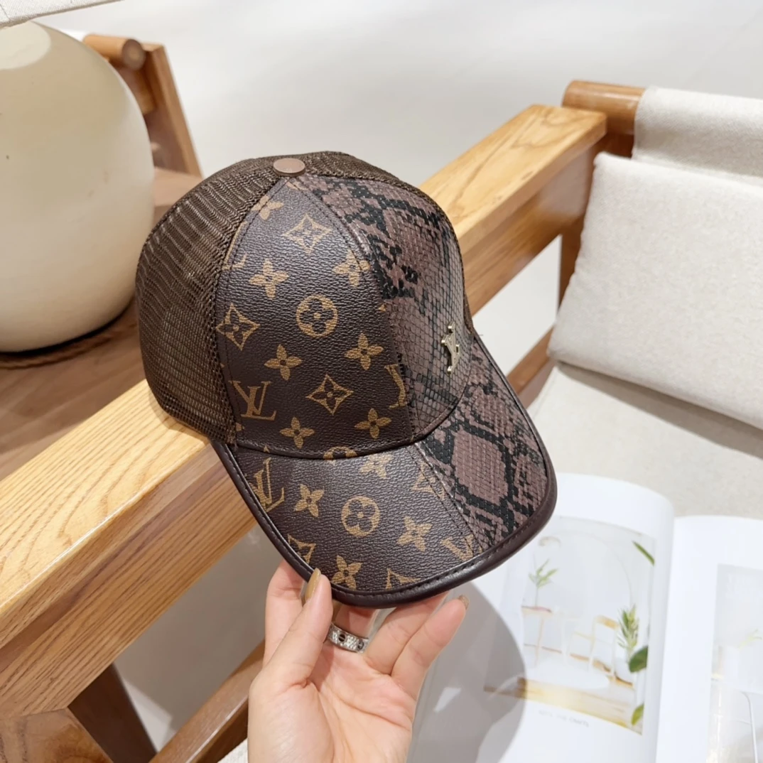 Louis Vuitton Hats — cb22242f