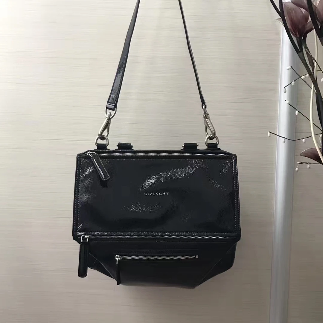Givenchy Bag — bf7f3c79