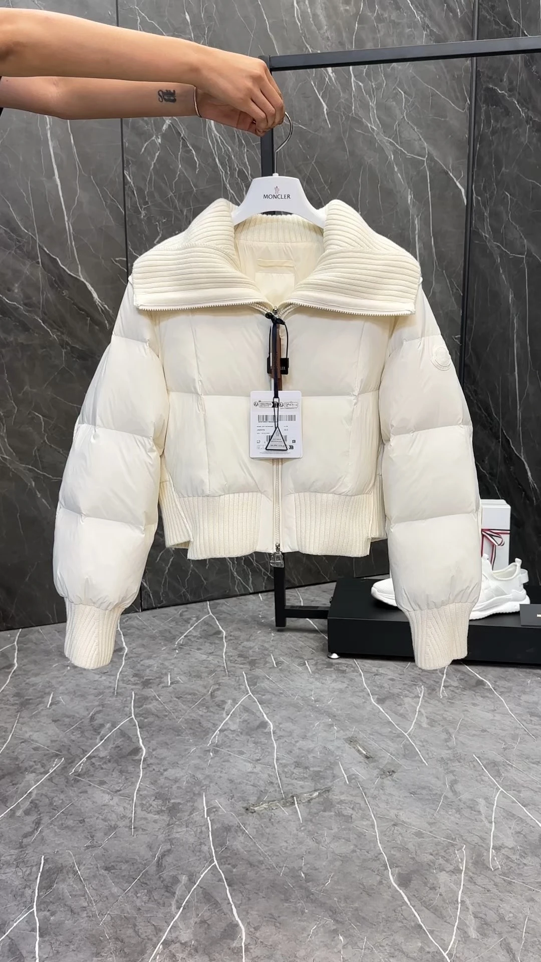 Moncler Down Jacket — 4a128f6f