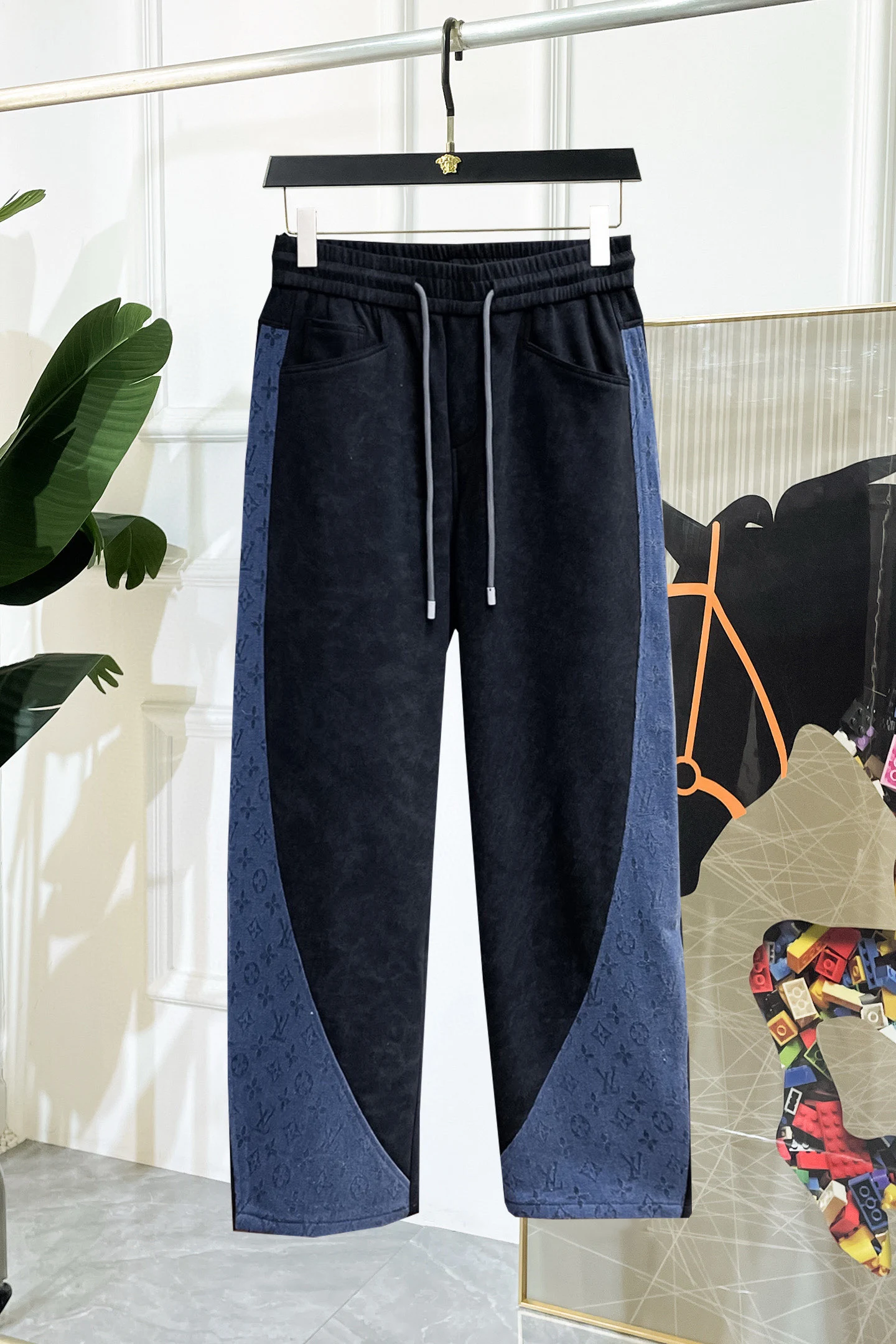 Louis Vuitton Trousers — fffbd753