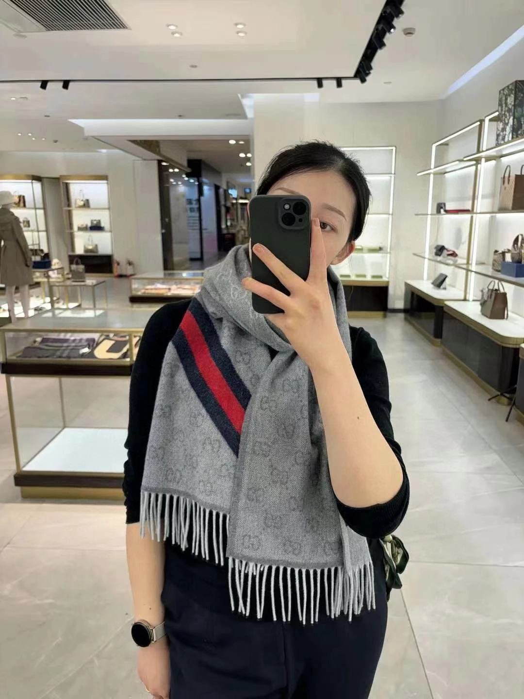 Gucci Scarves — 3a1ff402