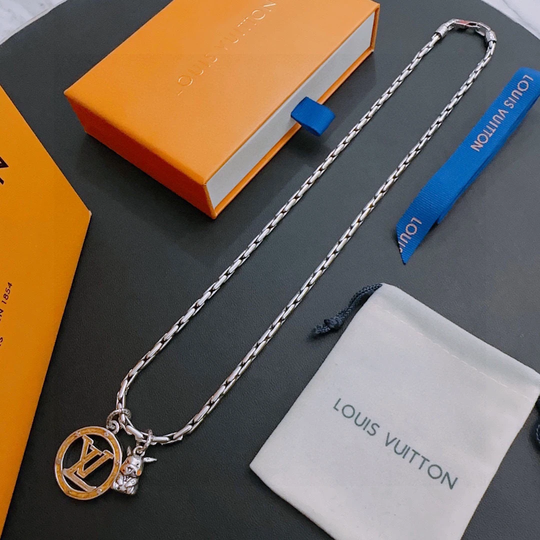Louis Vuitton Necklaces — 7cf70af2