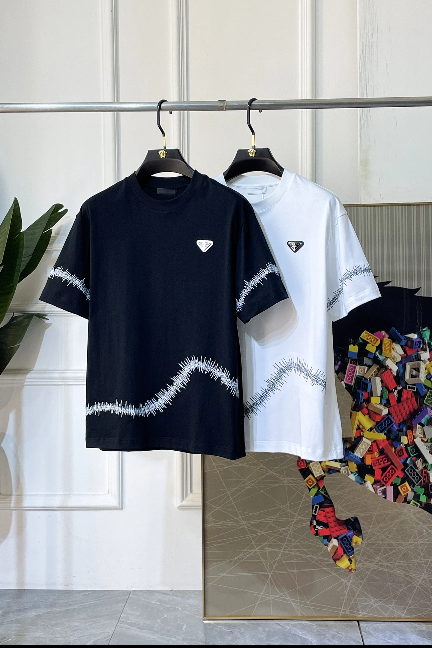 Prada T-Shirt — 05092a04