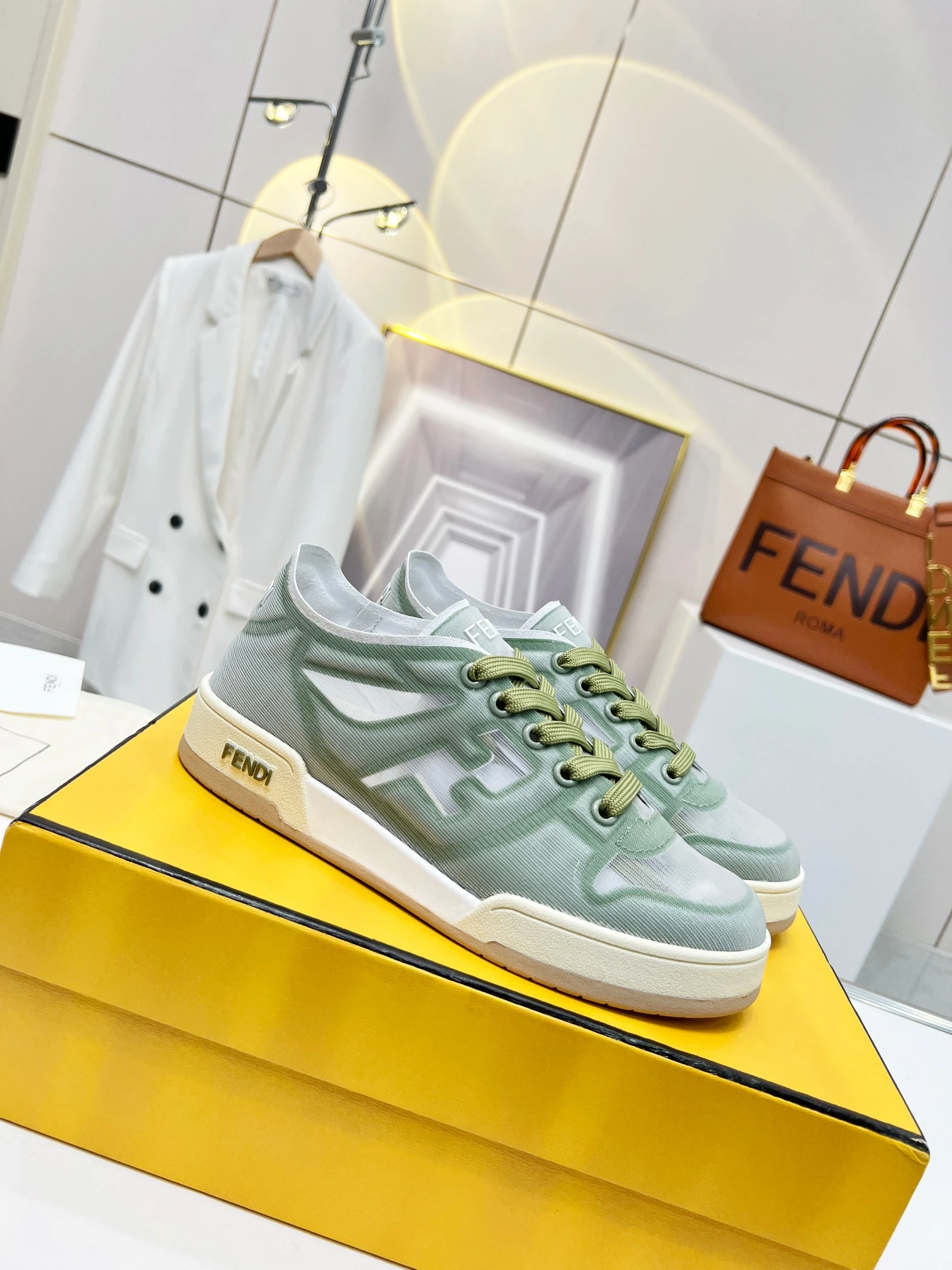 Fendi Sneakers — 27a3e06f