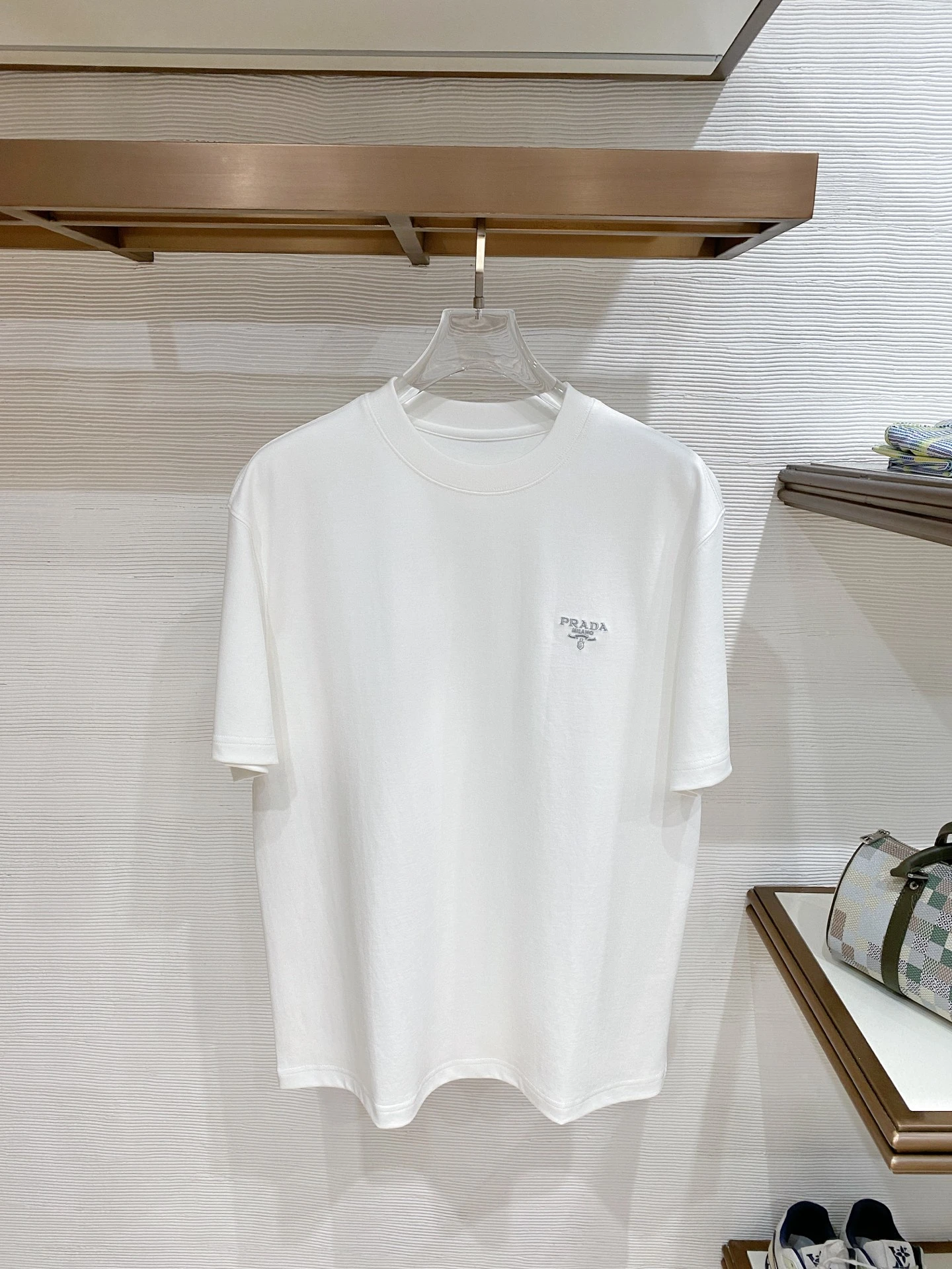 Prada T-Shirt — 425ec639