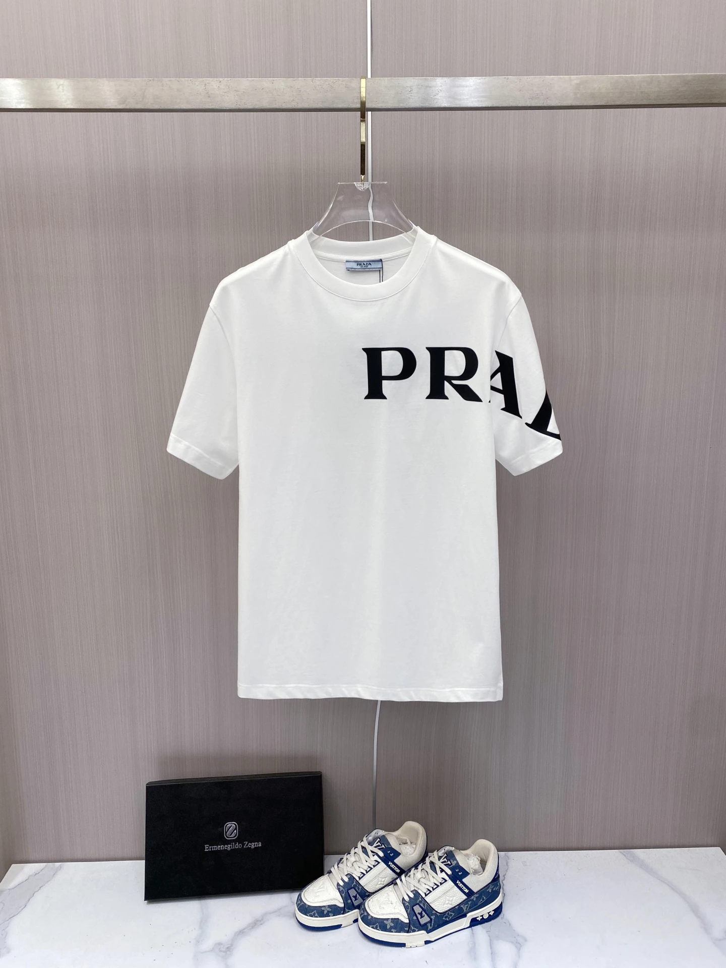 Prada T-Shirt — 4c6337ae