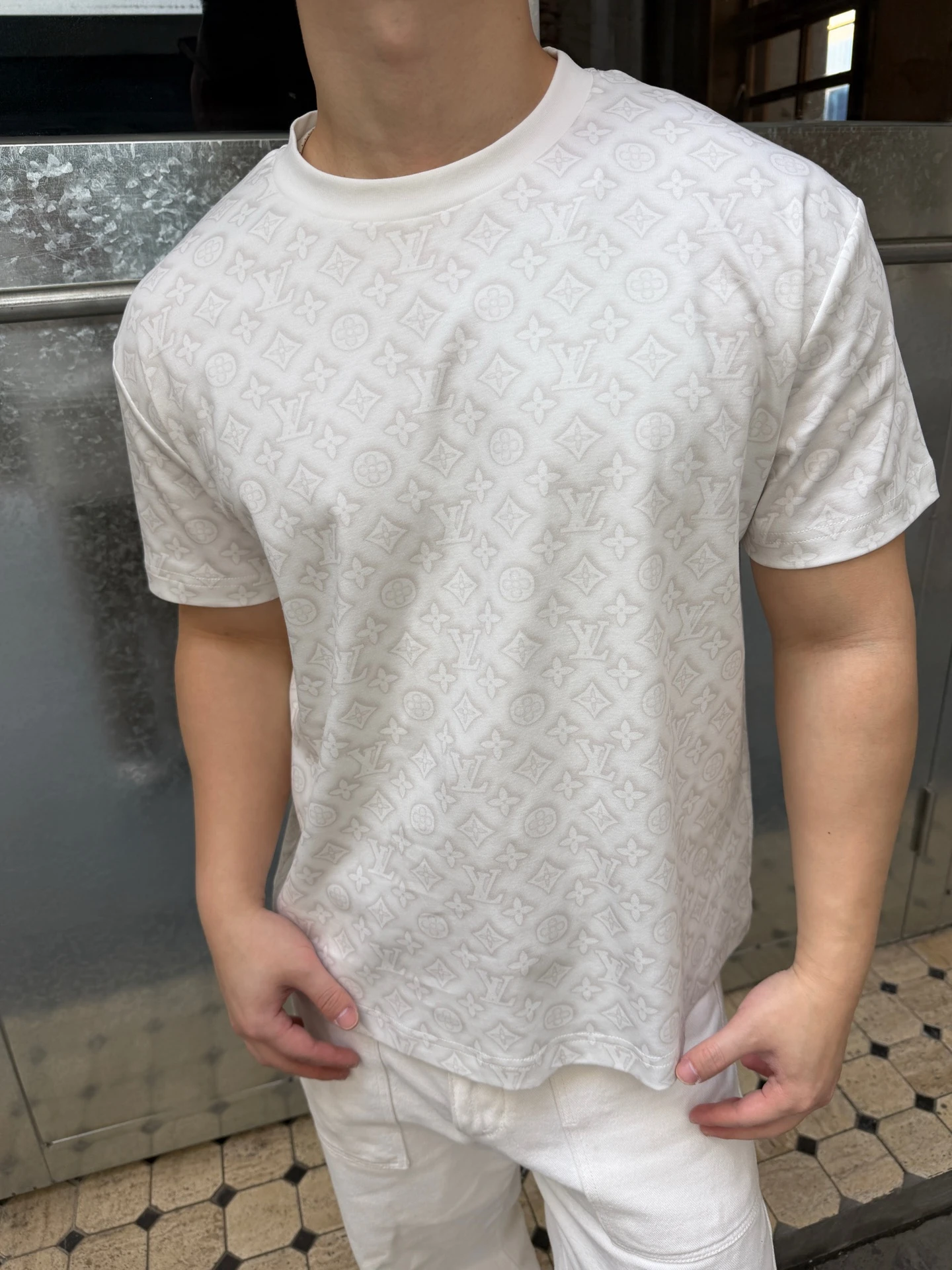 Louis Vuitton T-Shirt — e81fb832