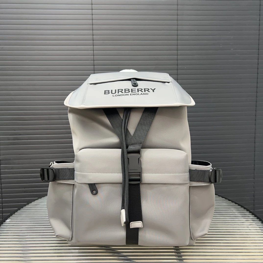 Burberry Bag — c0bacbe2