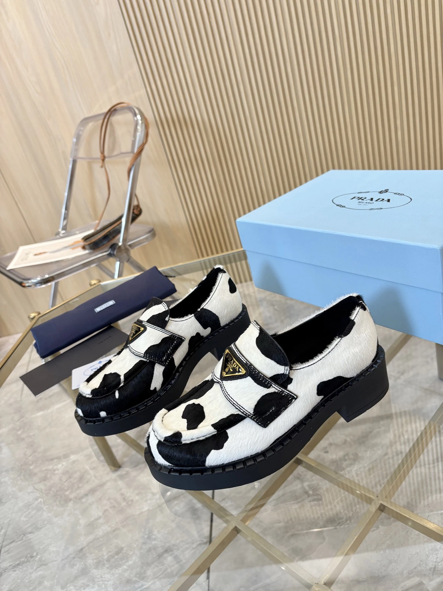 Prada Loafers — 5509e377