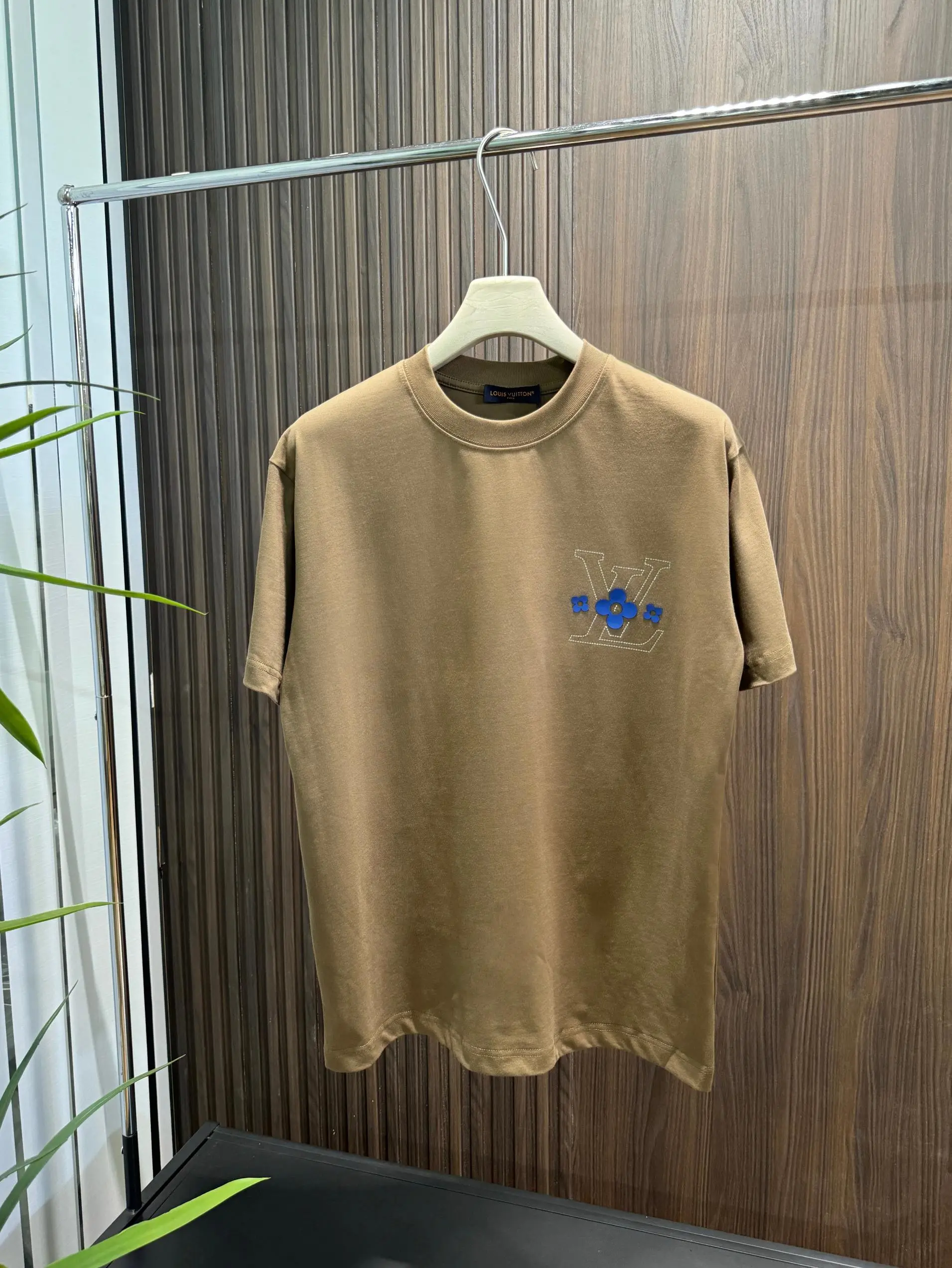 Louis Vuitton T-Shirt — 6f0c7182