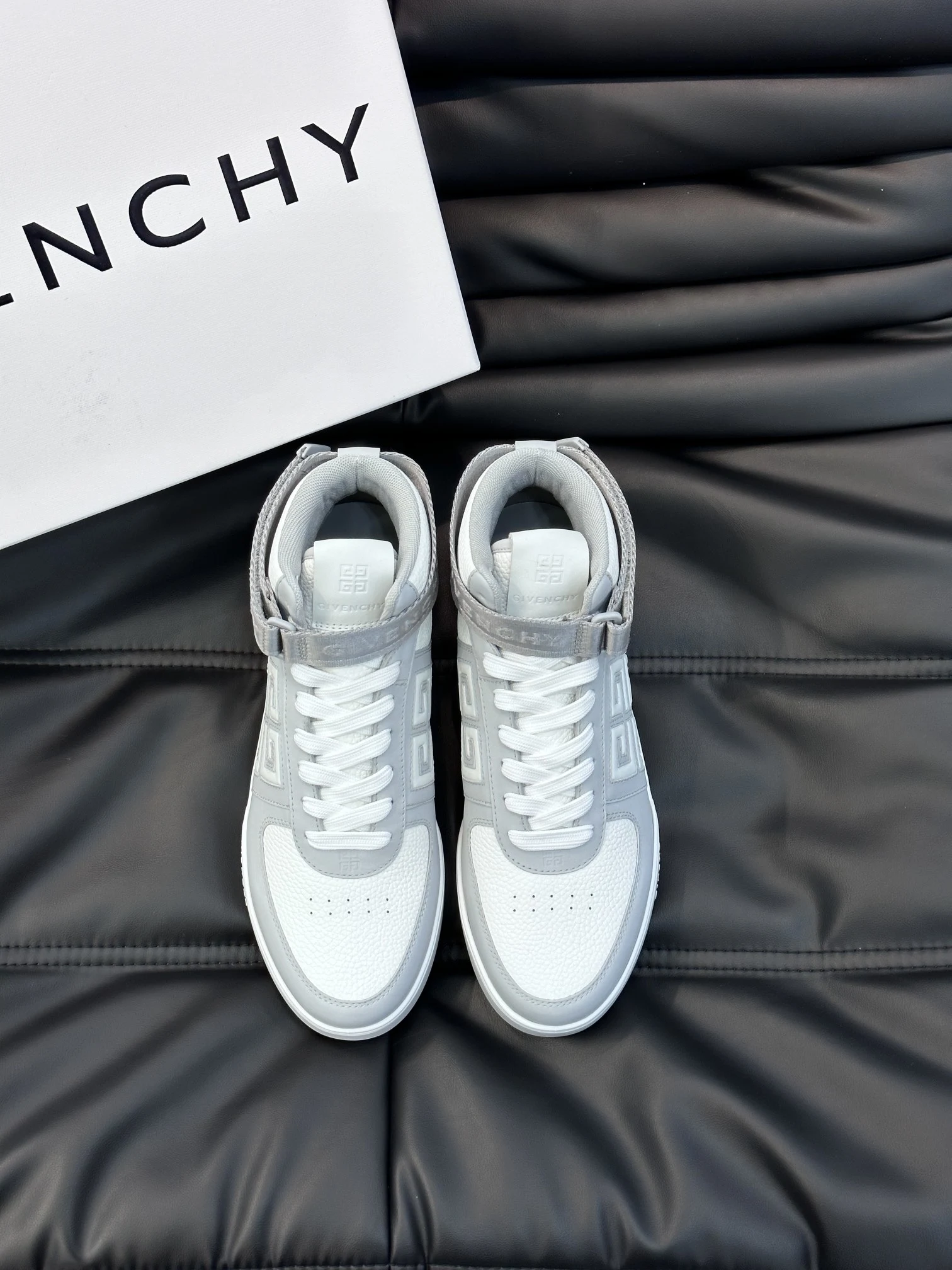 Givenchy Sneakers — c31a5014