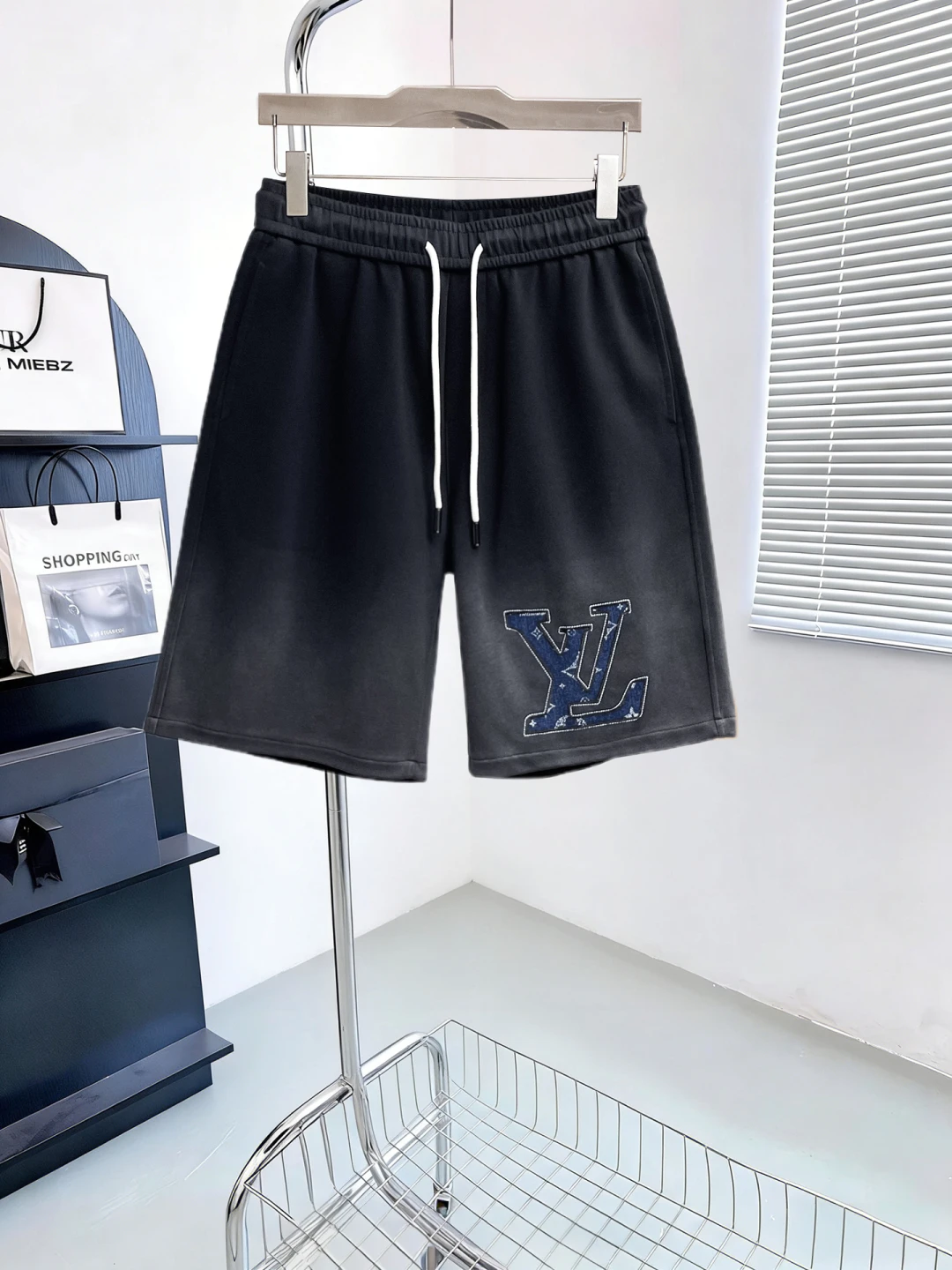 Louis Vuitton Shorts — 059babf2