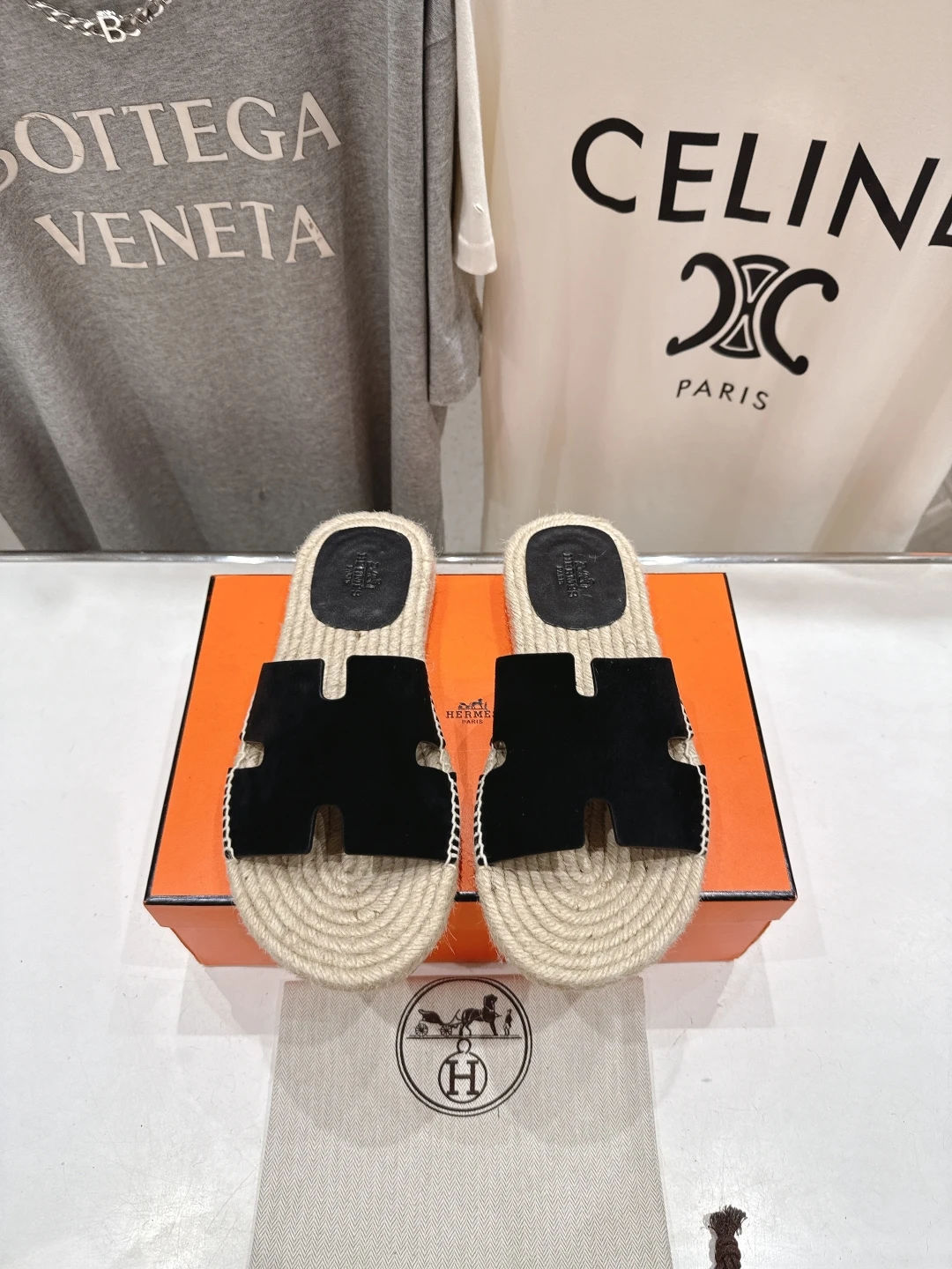 Hermès Slippers — 3936f992