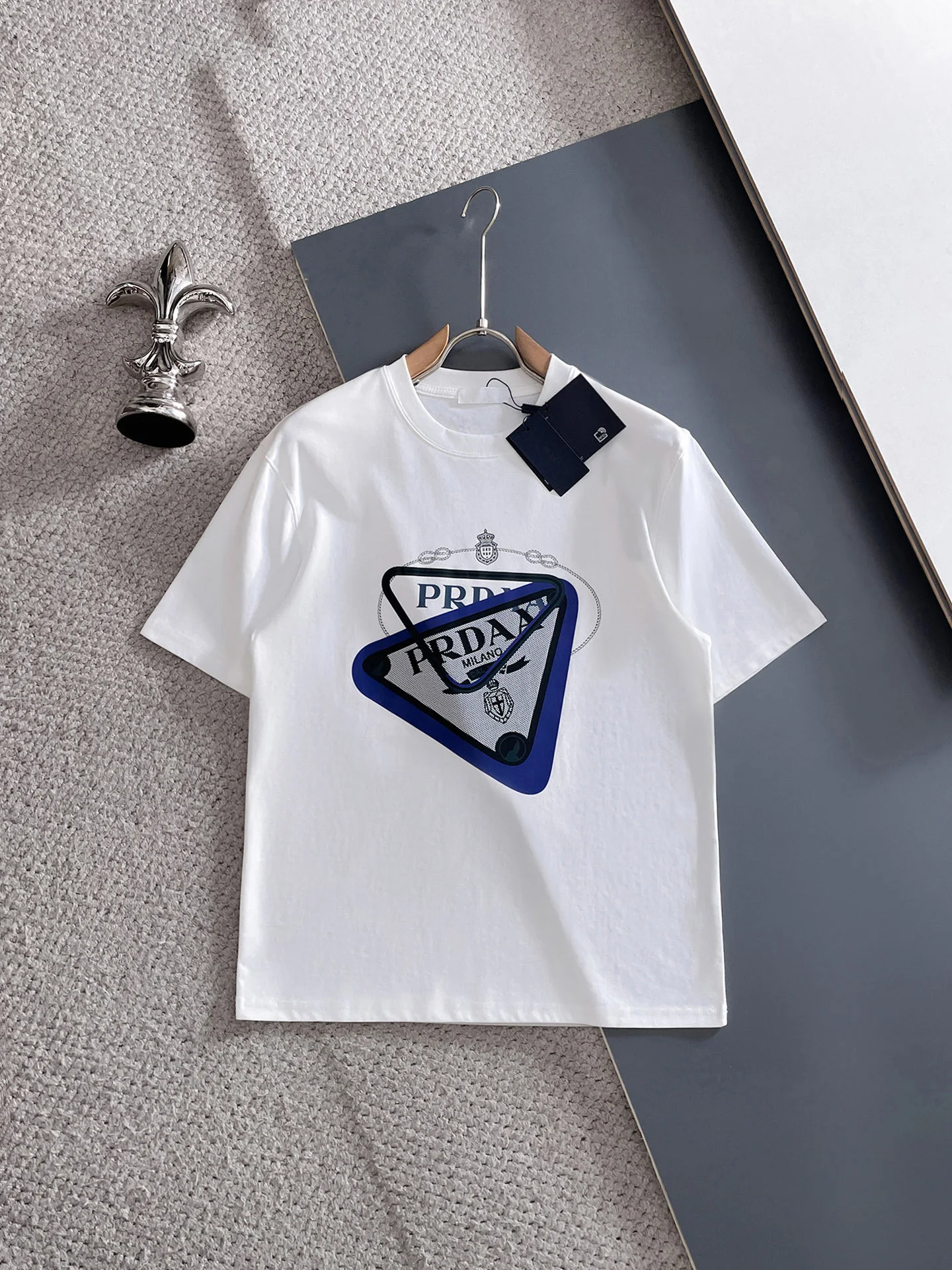 Prada T-Shirt — 39e399eb