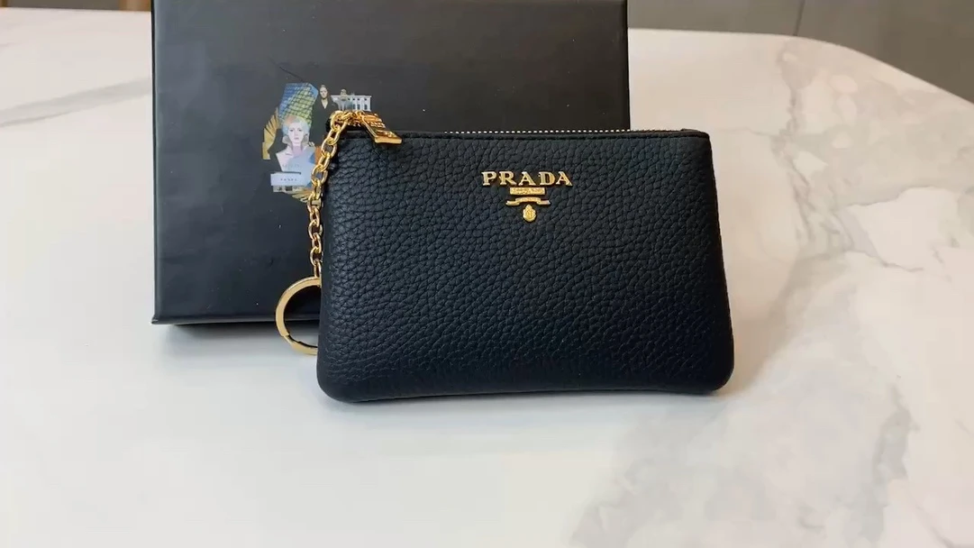 Prada Bag — c4449e00