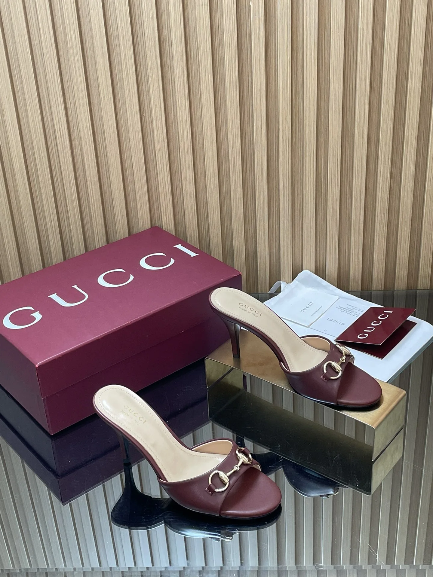 Gucci Slippers — c88b0d2d
