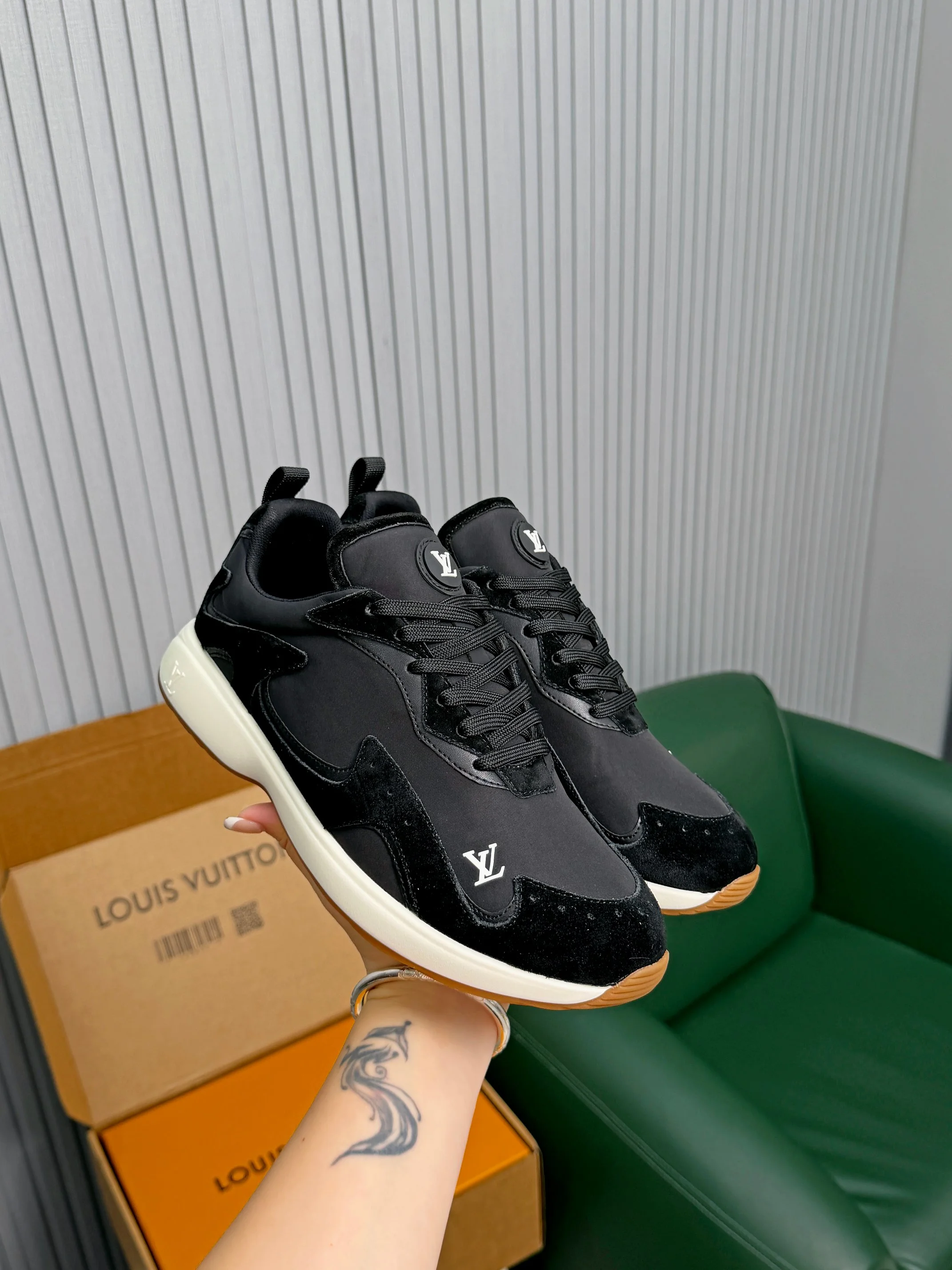 Louis Vuitton Sneakers — 36cd5b76