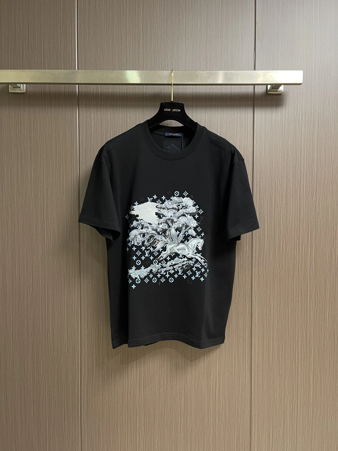 Louis Vuitton T-Shirt — a3258ef7