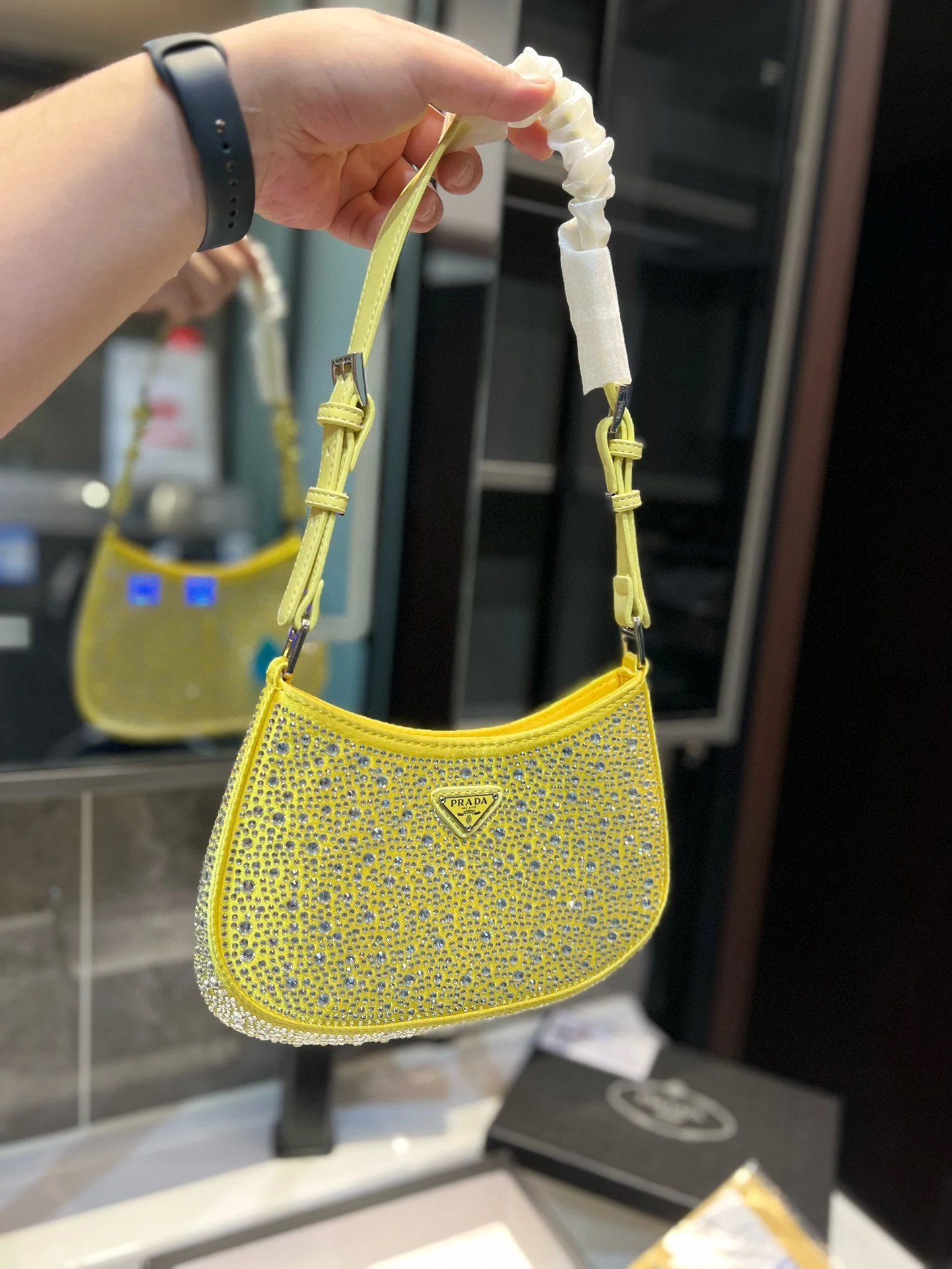Prada Bag — e90f5937