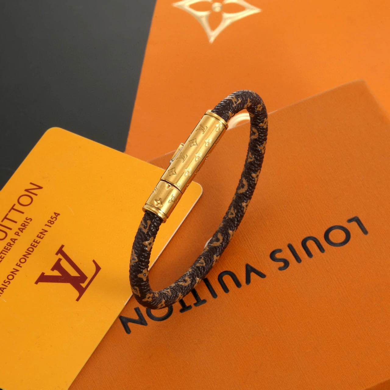 Louis Vuitton Bracelets — 540888e8
