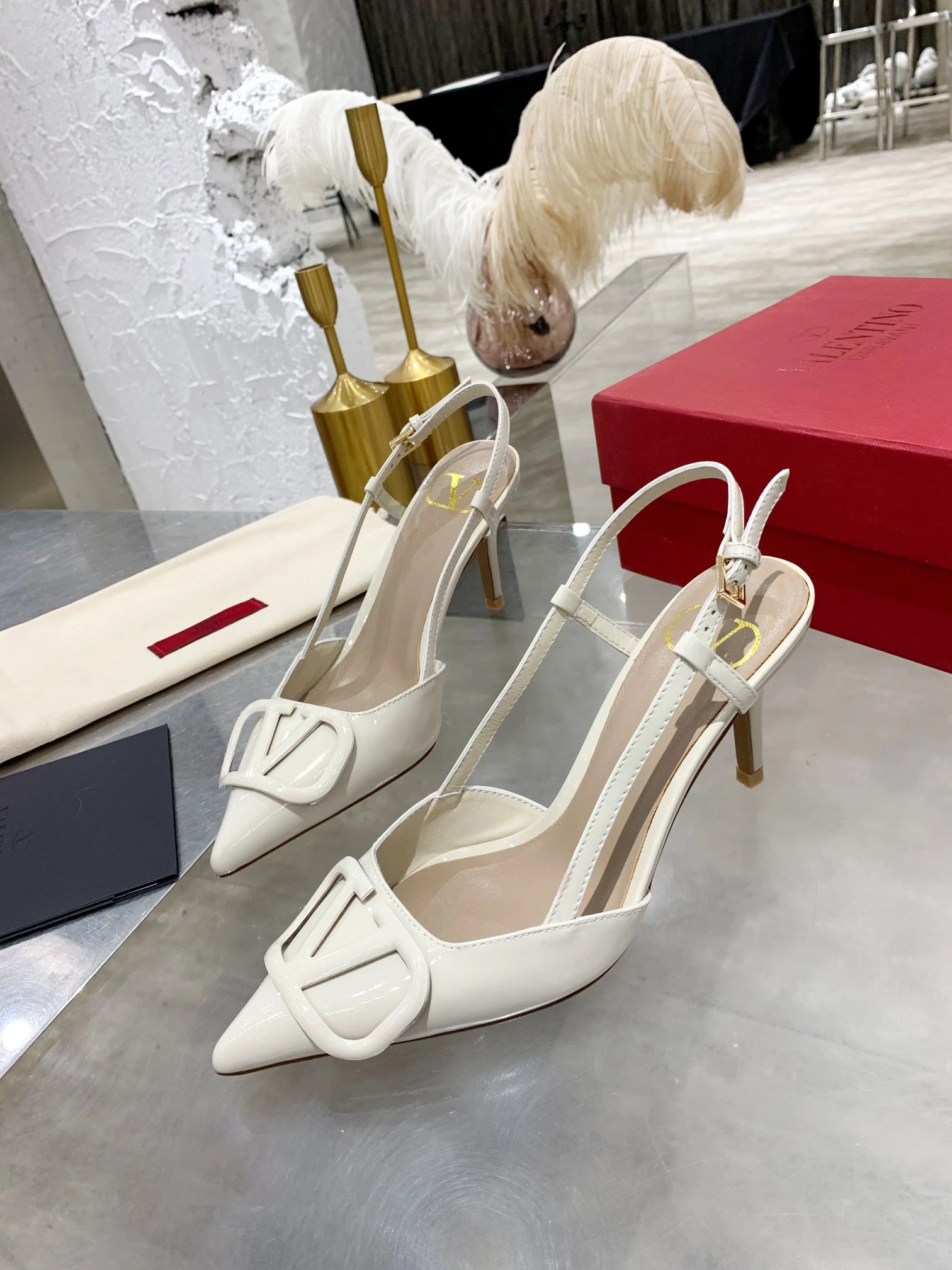 Valentino Sandals — b19c7296