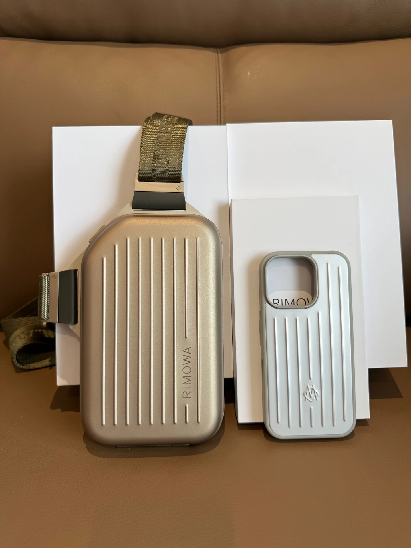 Rimowa Crossbody Bags — d51afafe