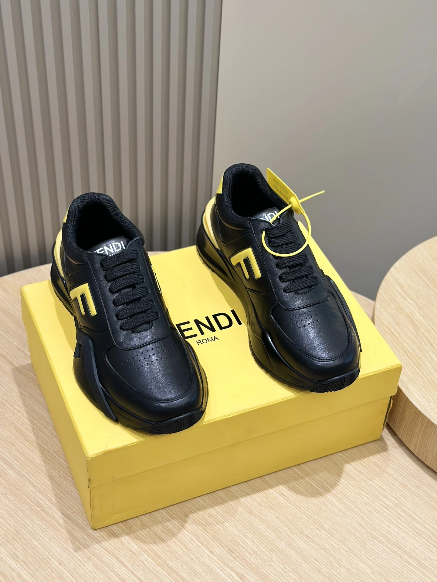 Fendi Sneakers — c96800b6