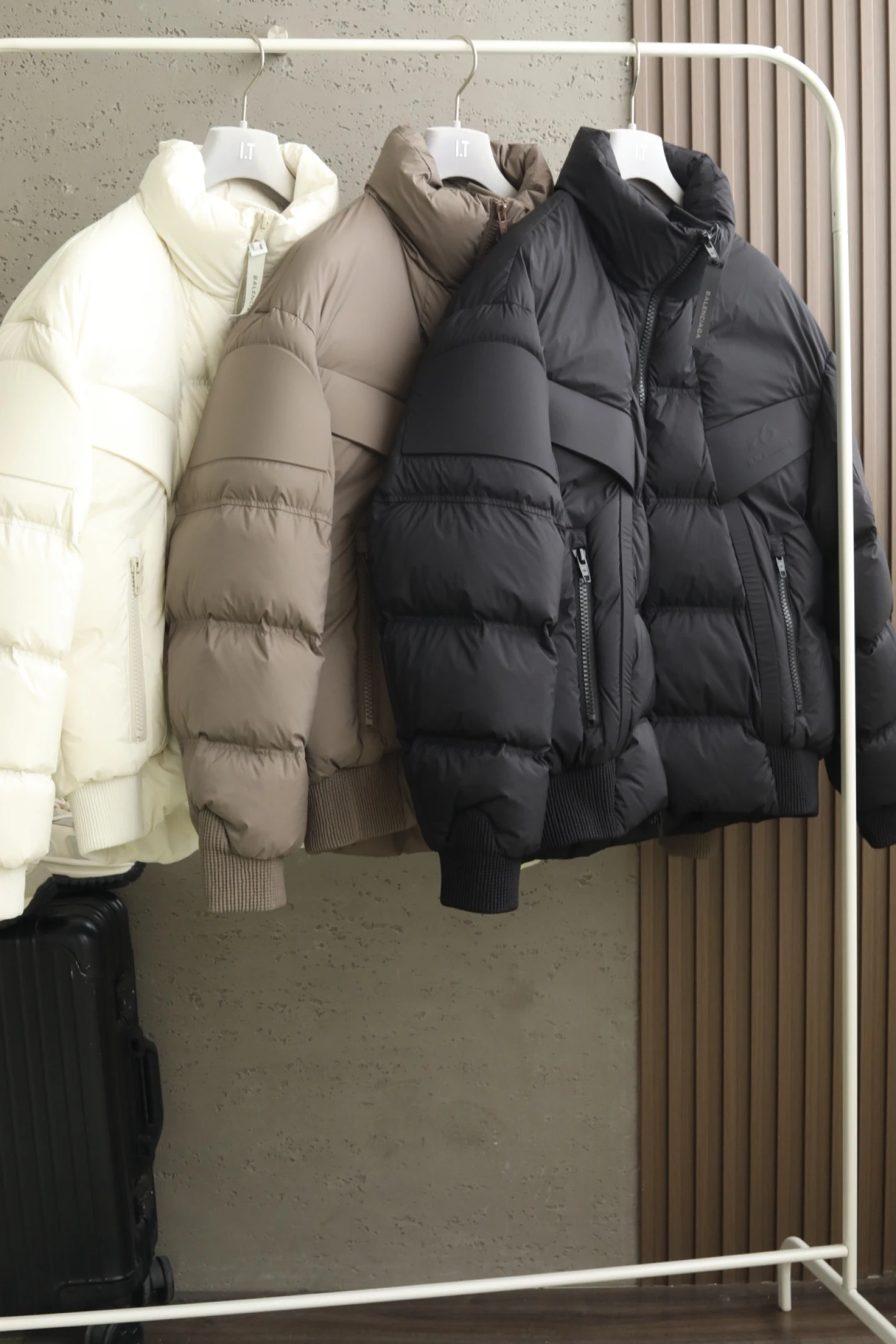 Moncler Down Jacket — 71957b85