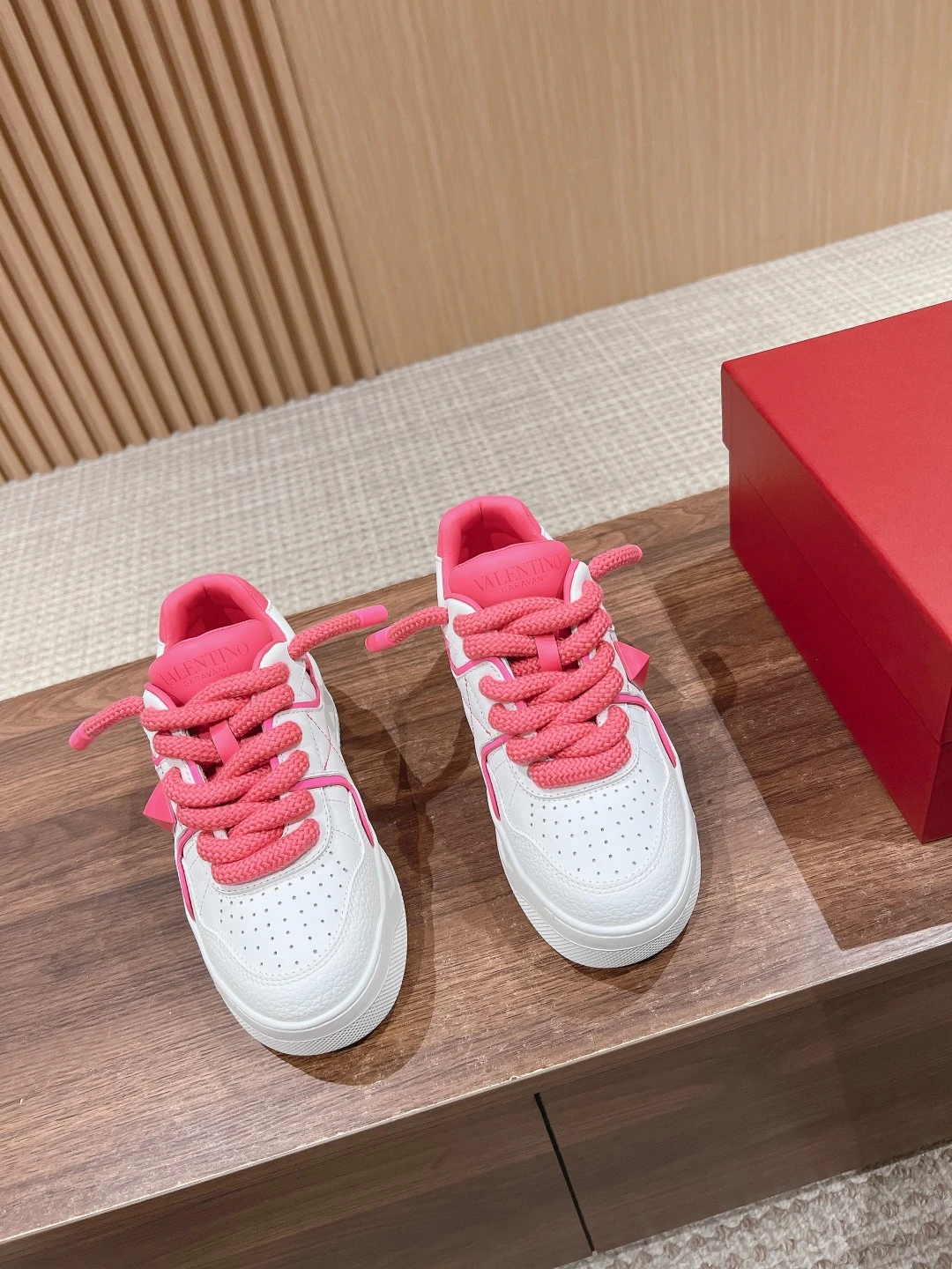 Valentino Sneakers — 041d309d