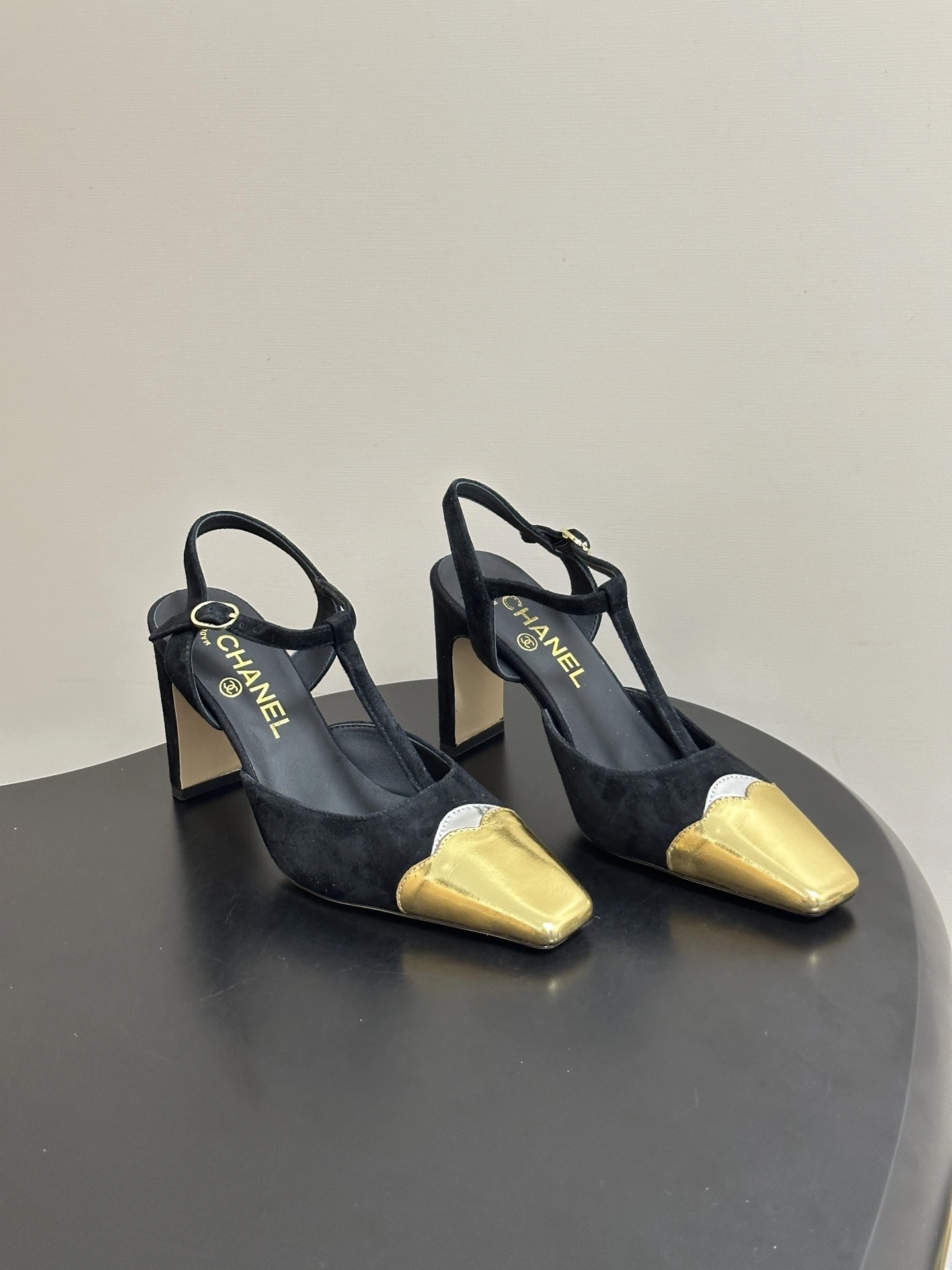 Chanel Sandals — 12f32bbc