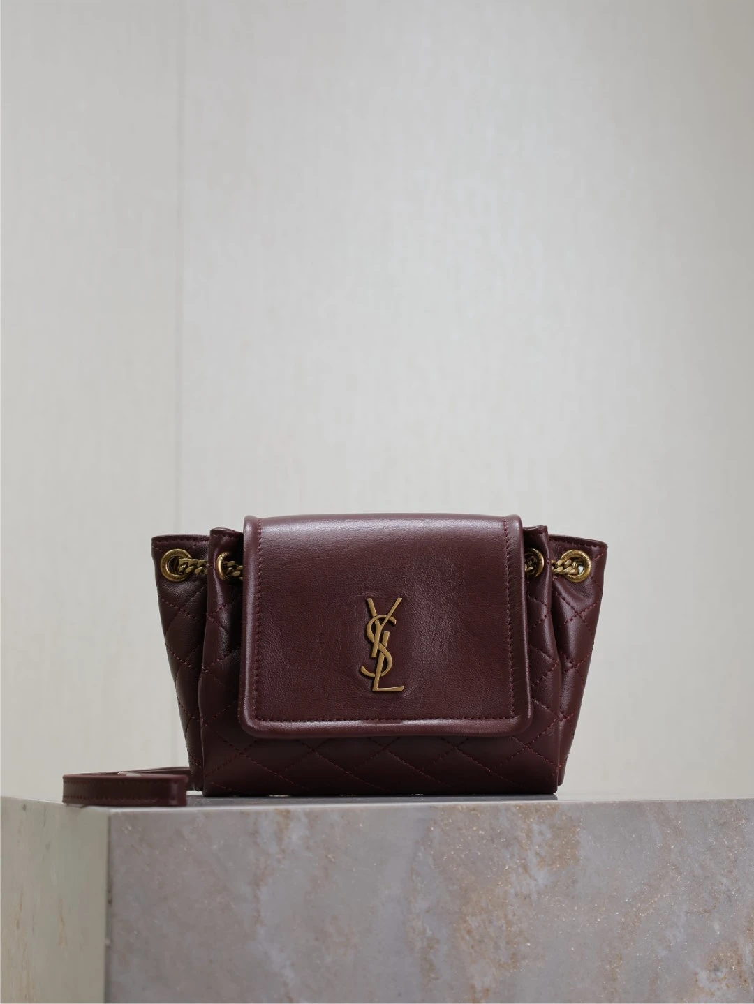 Saint Laurent Bag — d0bed3e3