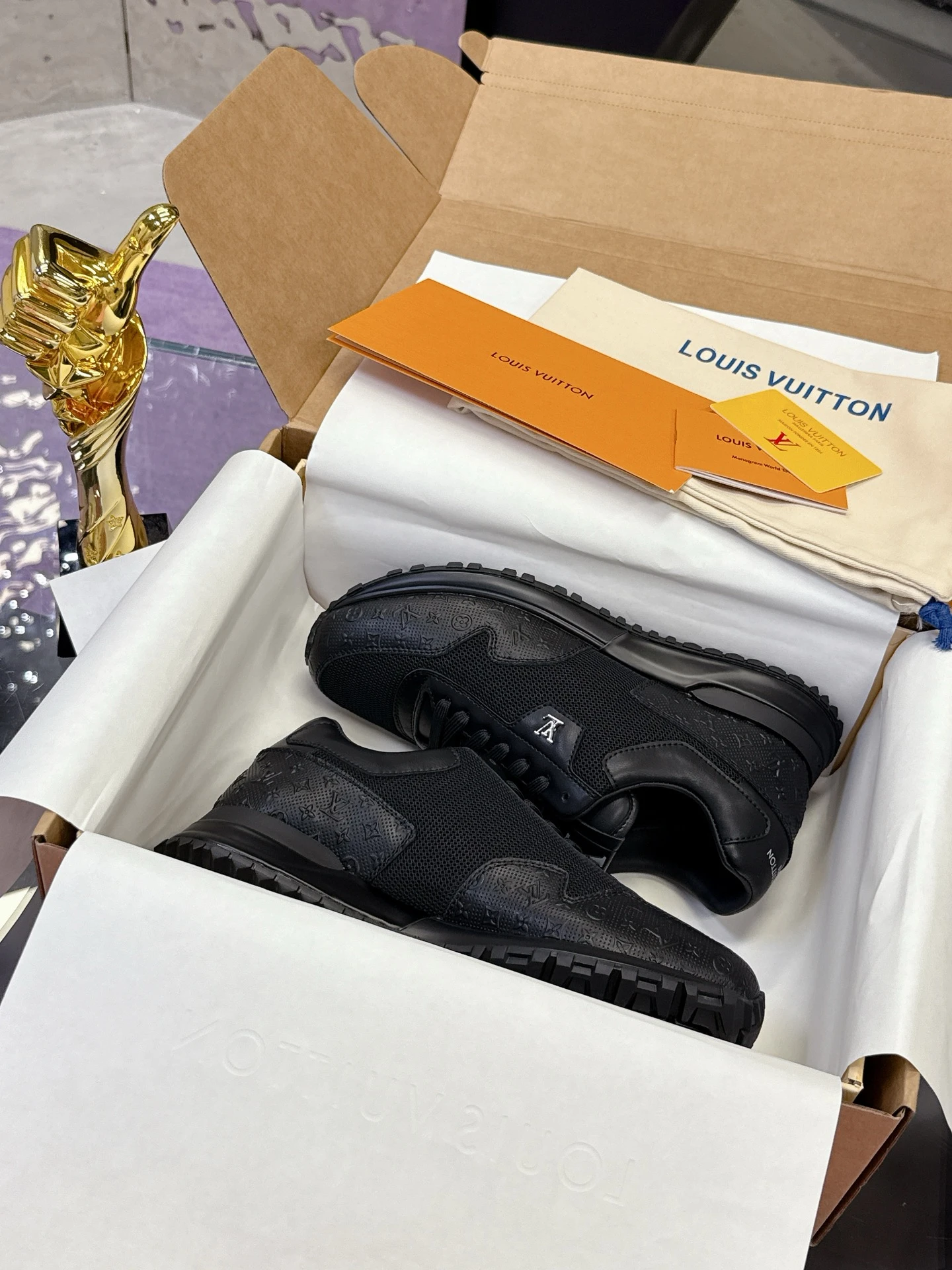 Louis Vuitton Sneakers — b47ae681