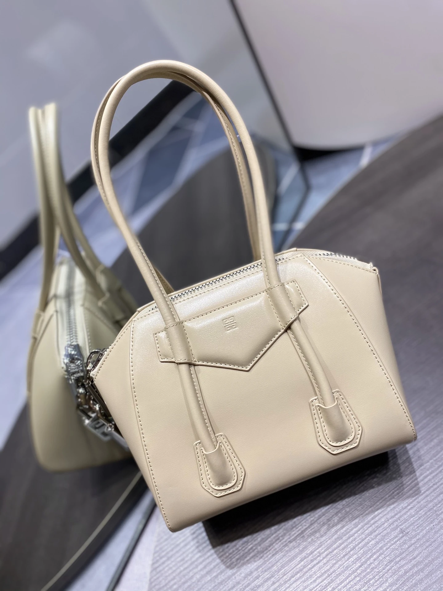 Givenchy Bag — 162b417e