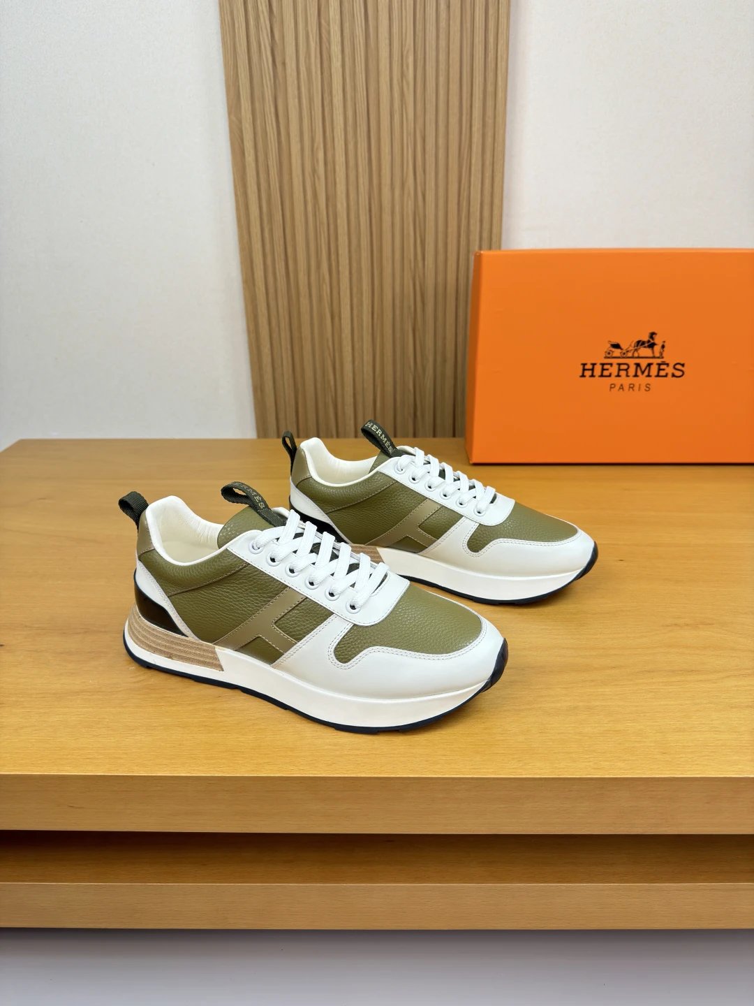 Hermès Sneakers — 4917d7a4