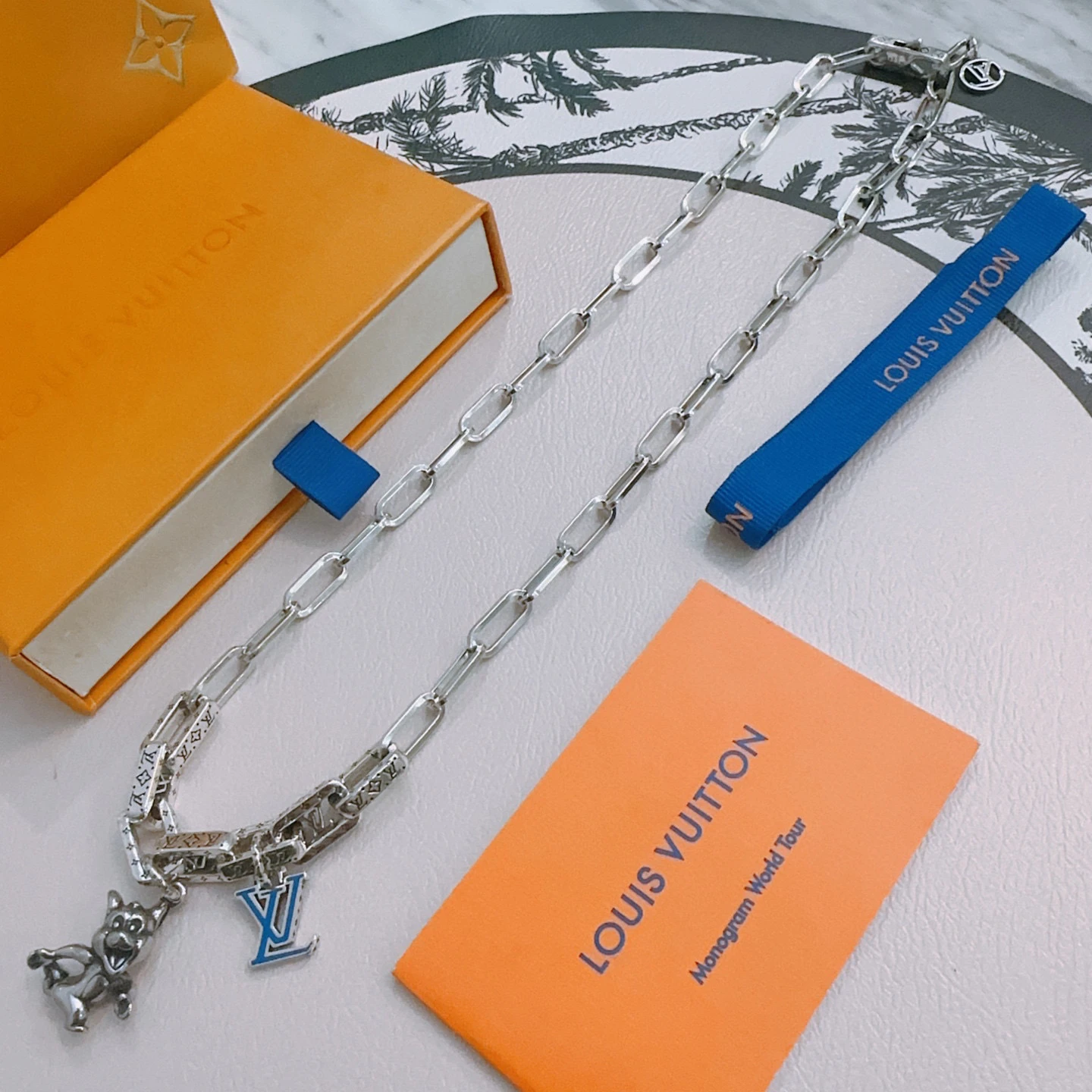 Louis Vuitton Necklaces — c756fdb7