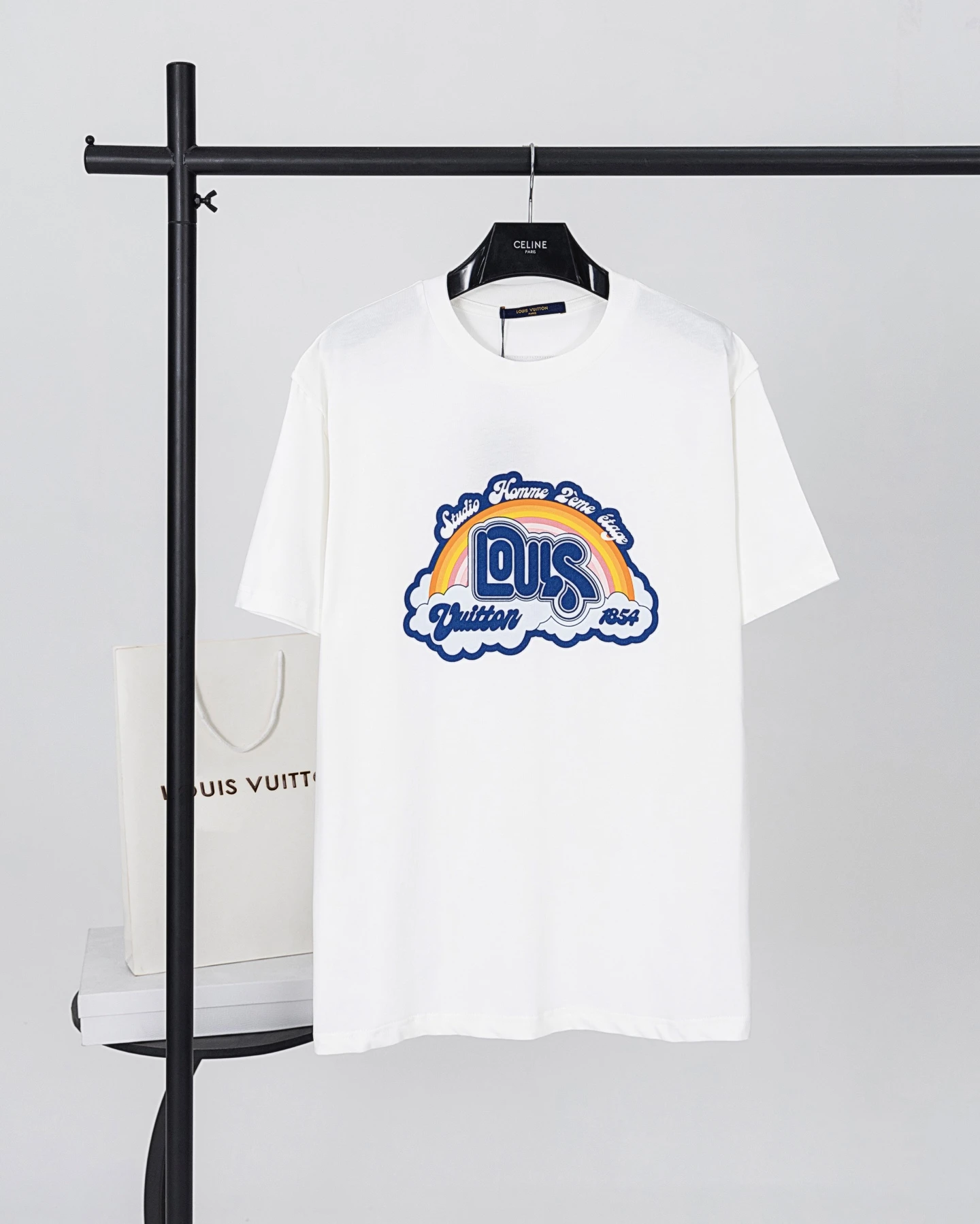 Louis Vuitton T-Shirt — a66e4ad1