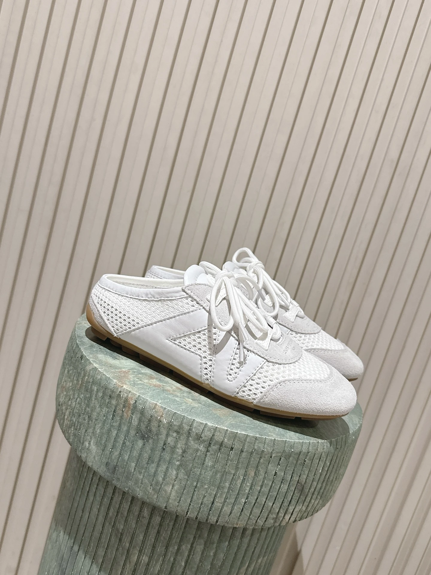 Louis Vuitton Sneakers — c256cd16